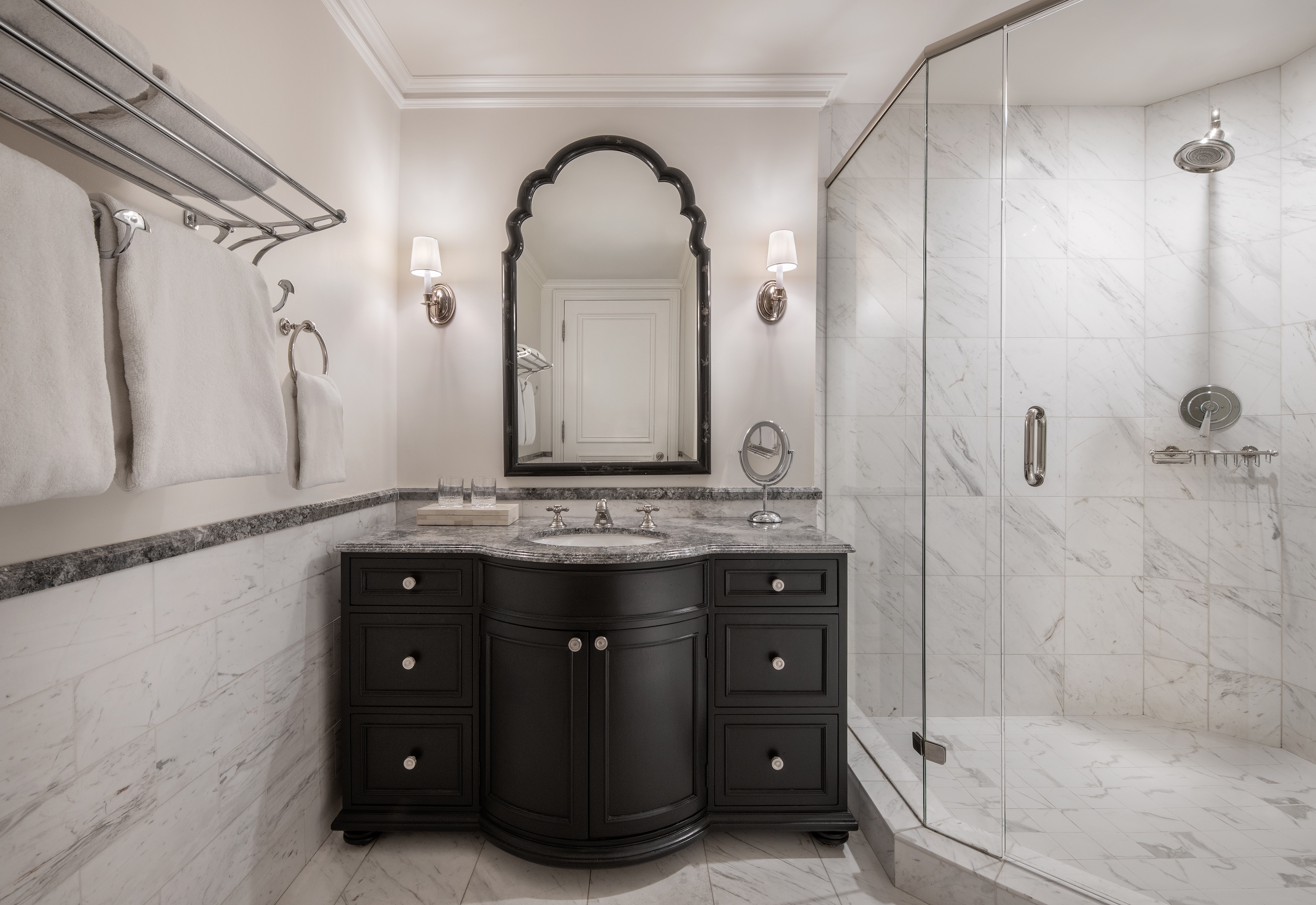 classic-room-bathroom