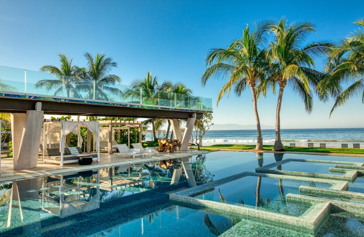wet-deck-at-w-punta-de-mita