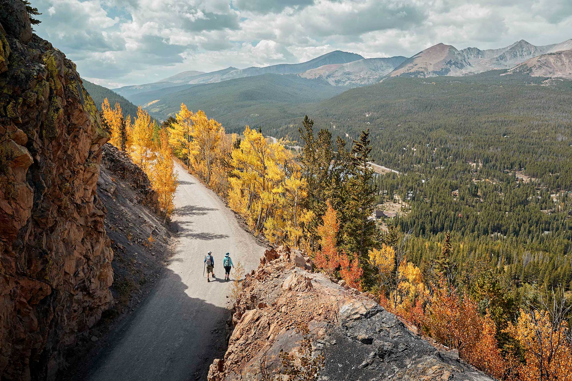 fall-hiking-along-boreas-pass