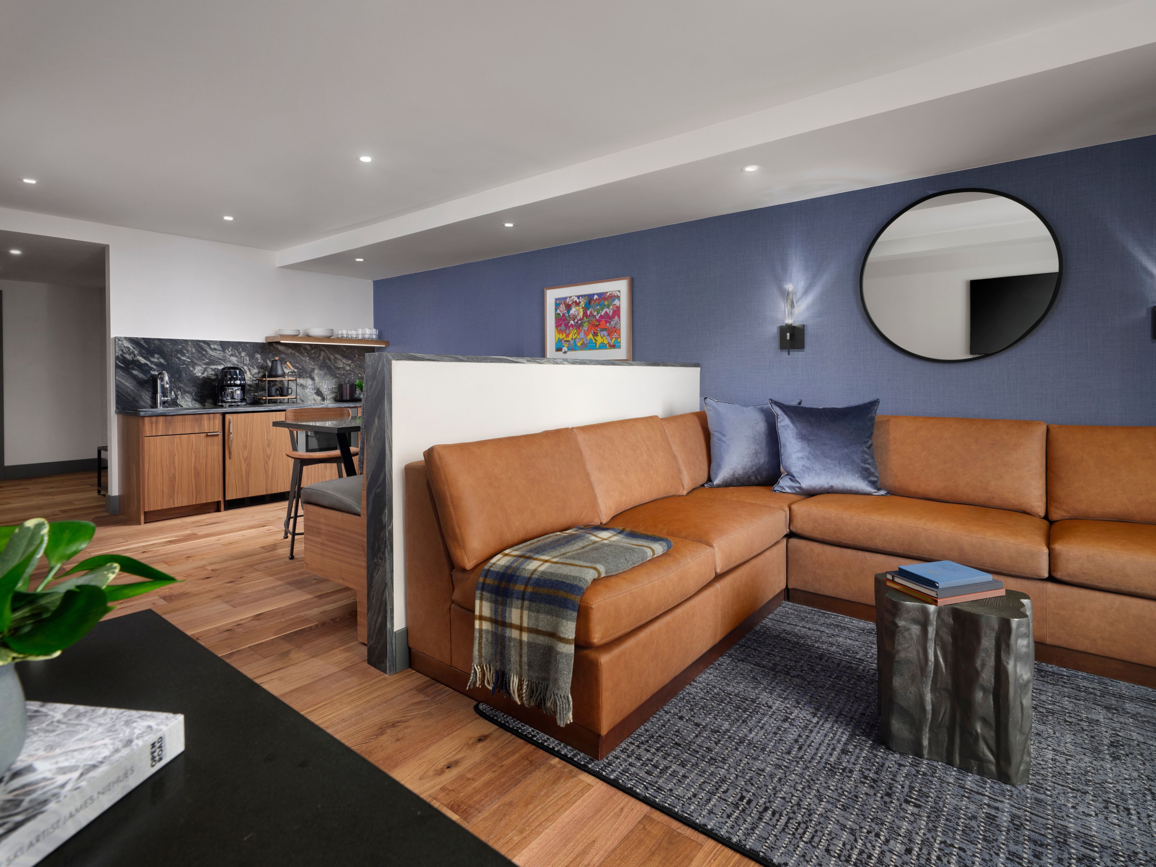 suite-living-room-hotel-alpenrock-breckenridge-colo