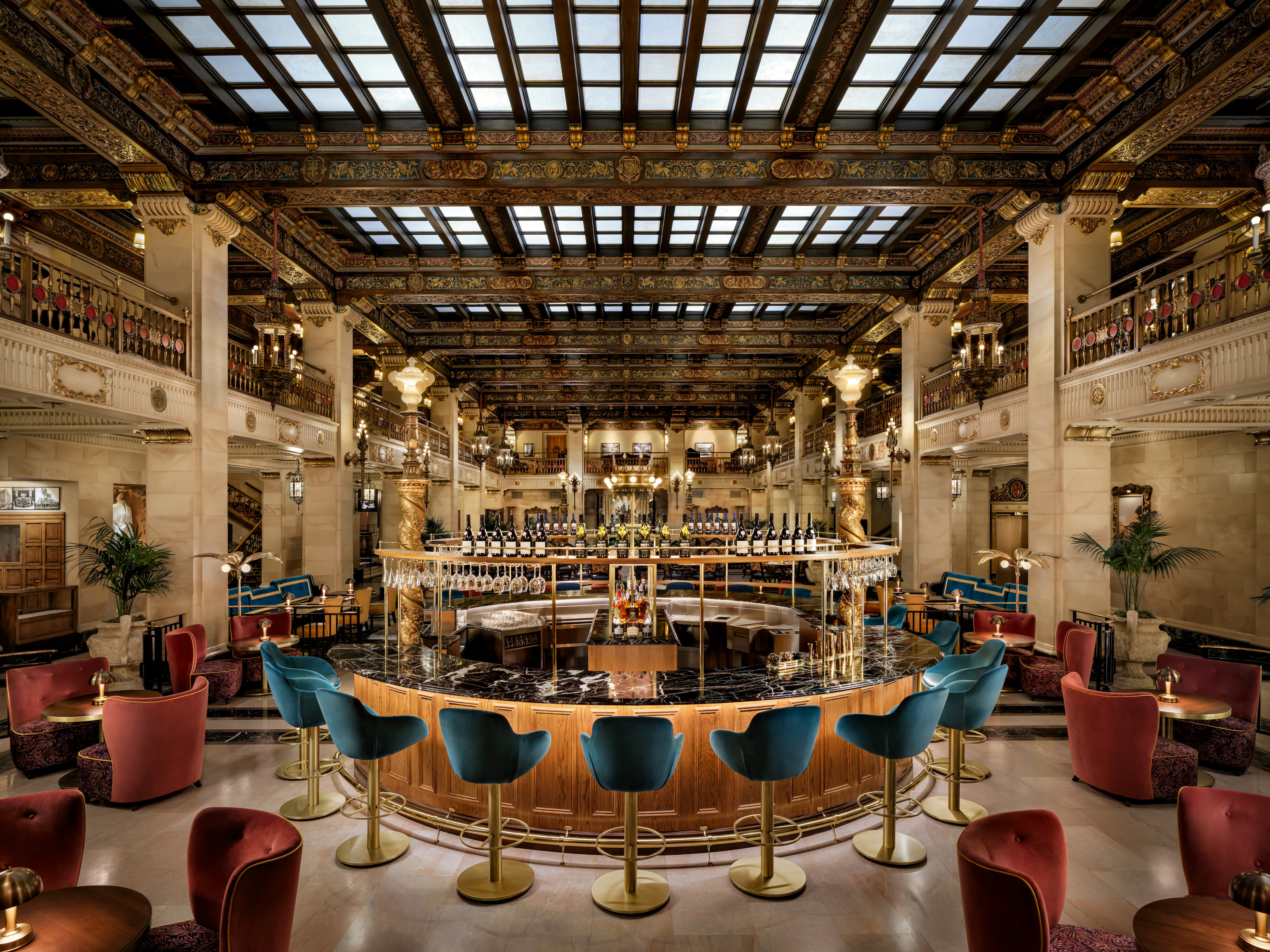 lobby-bar