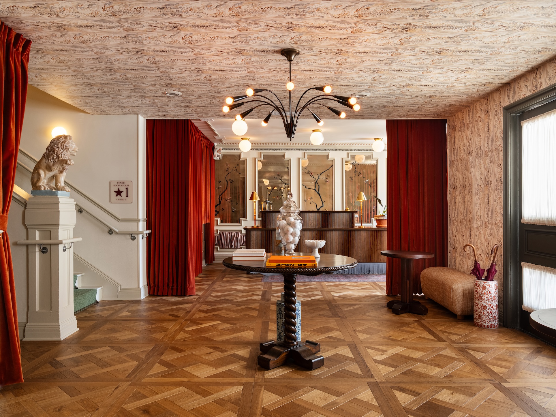 the-lobby-at-the-hotel-lili