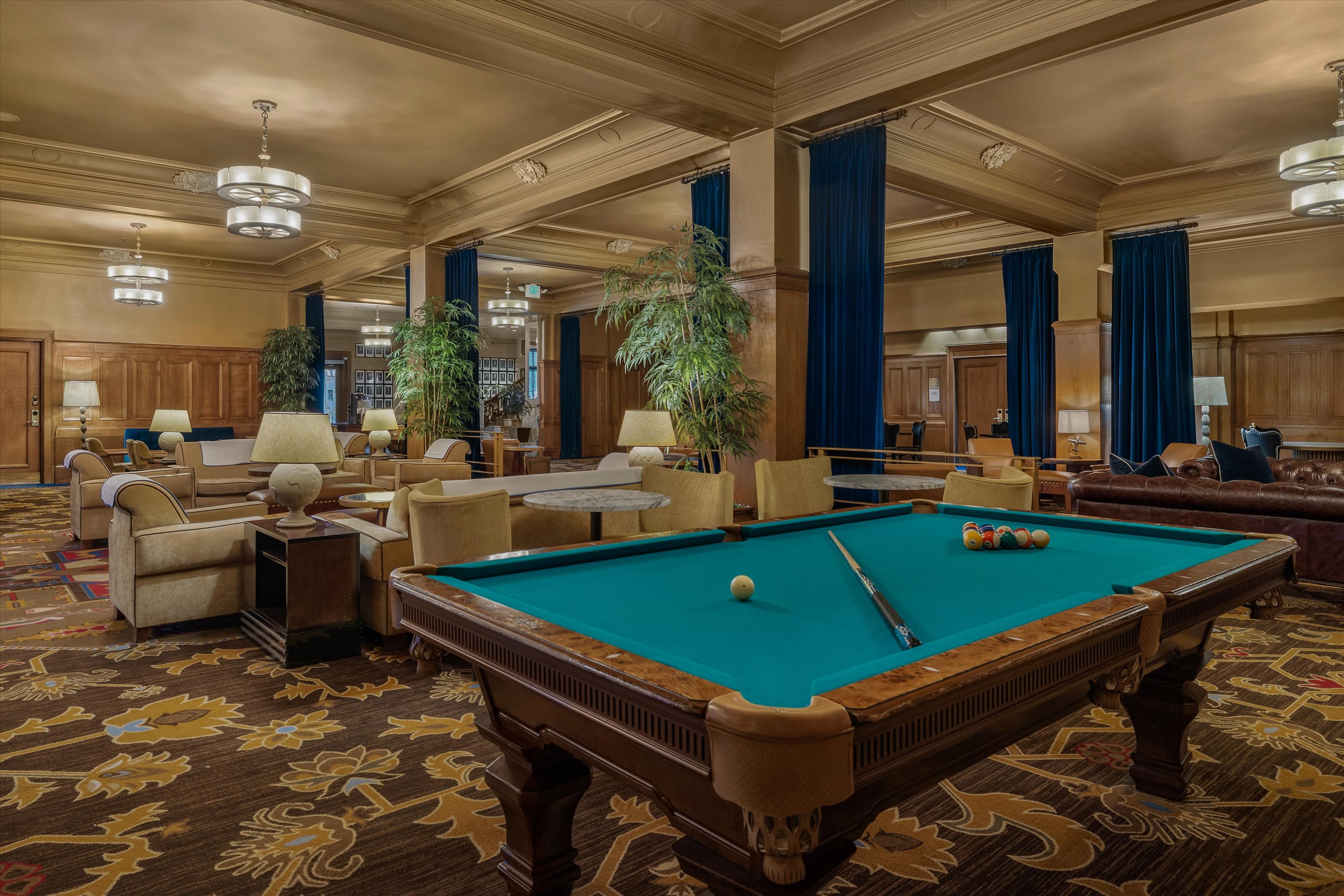 pool-table-and-lounge