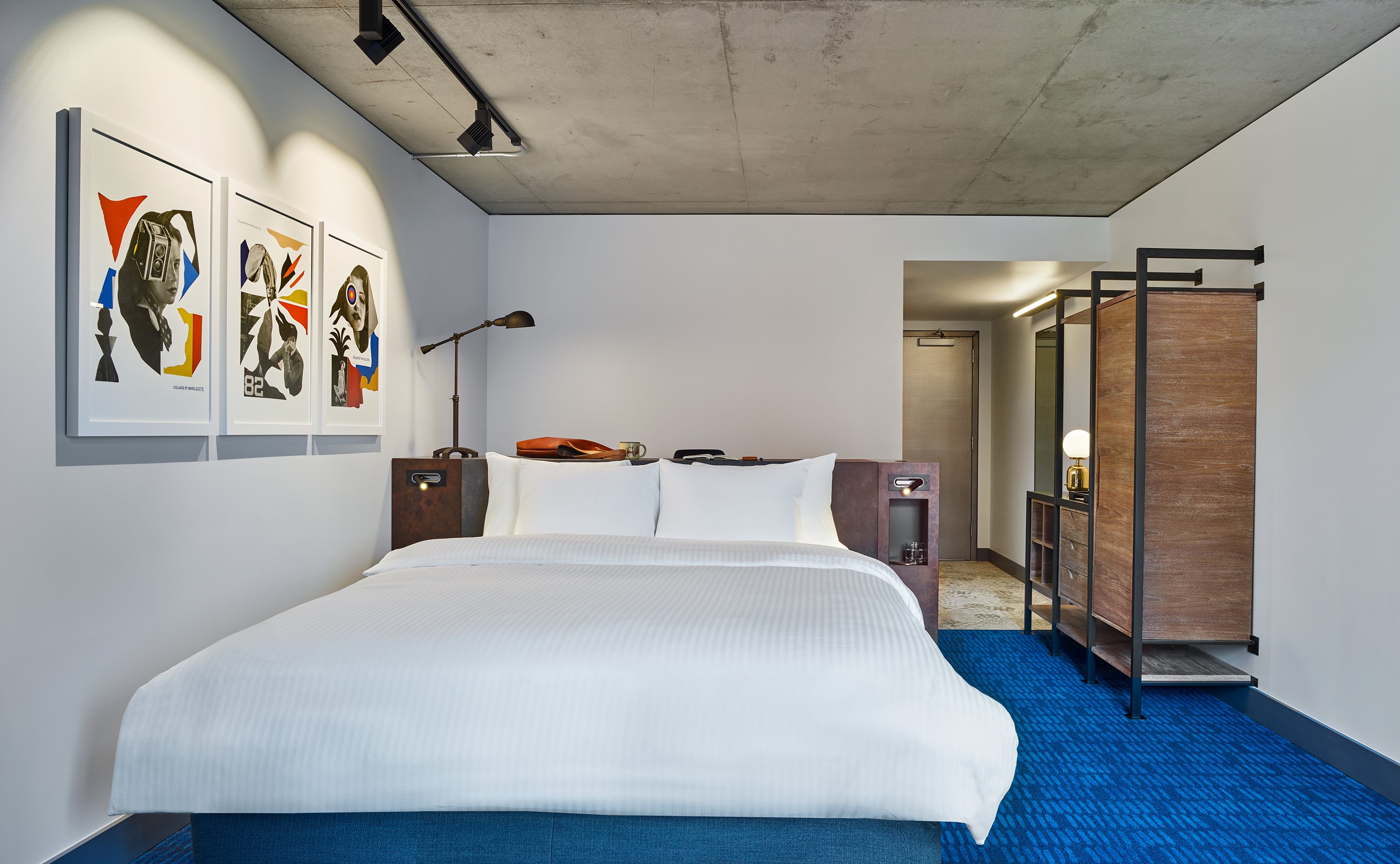 a-king-room-at-the-maven