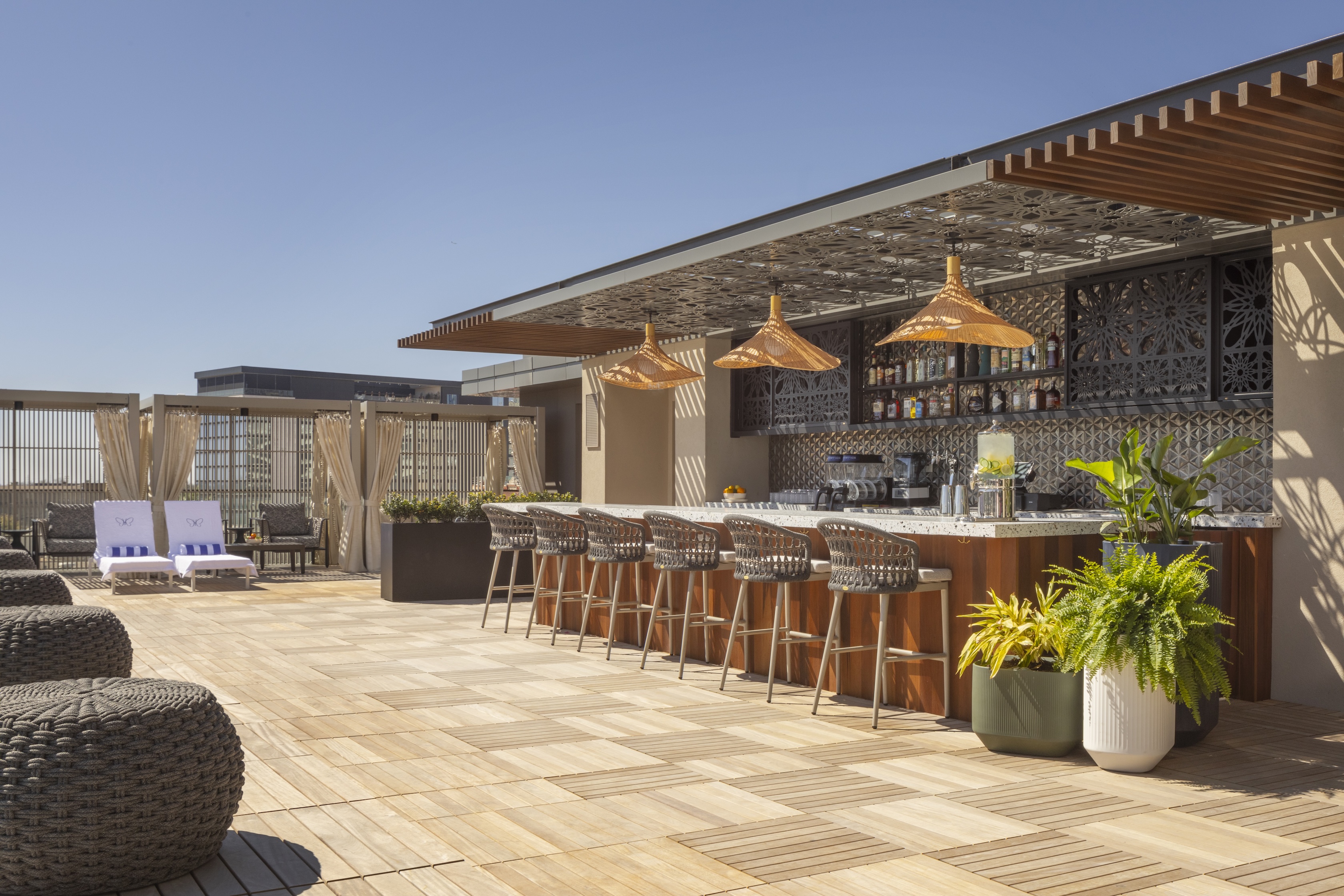 the-monarch-san-antonios-pool-bar