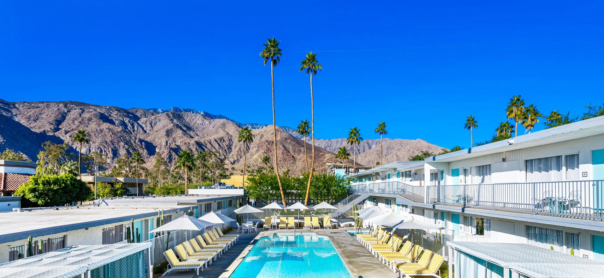 the-skylark-pool-and-rooms