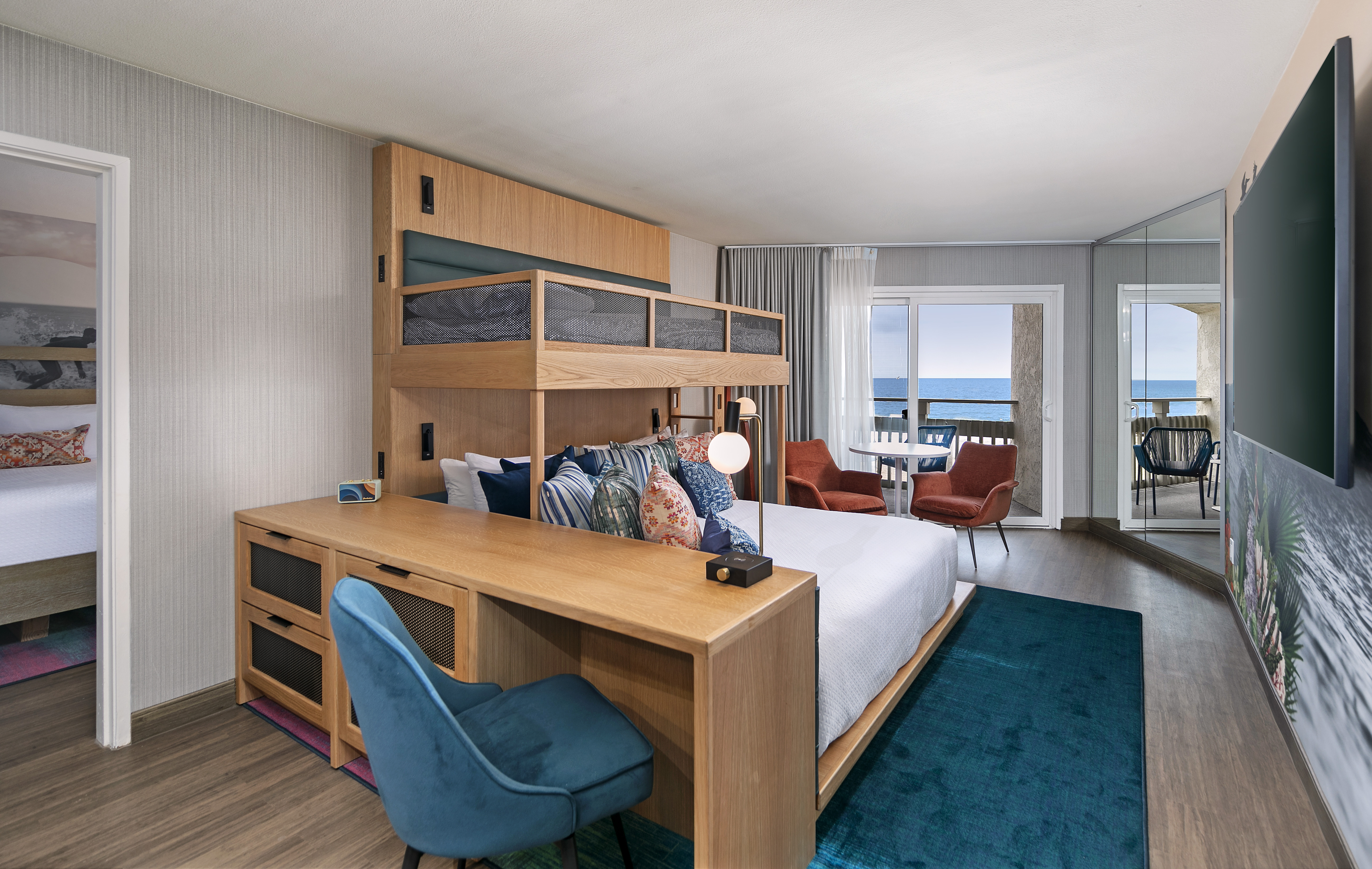 oceanfront-queen-suite-with-bunk-bed