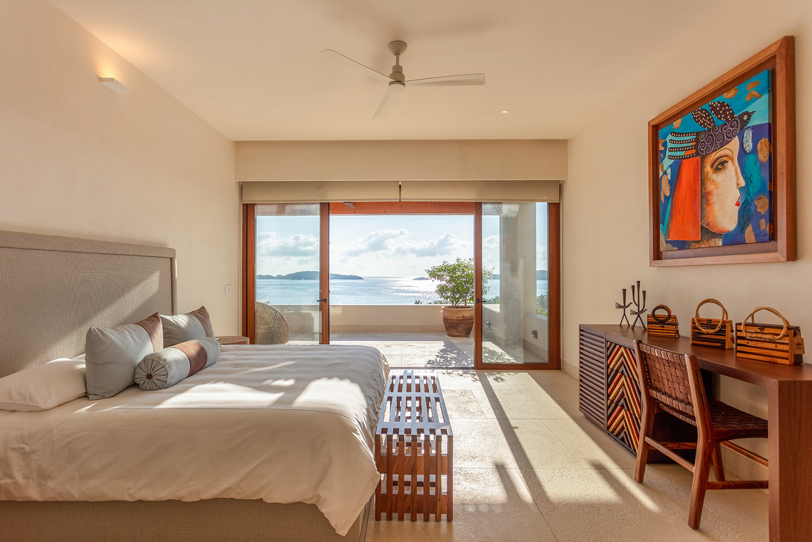 villa-guest-bedroom