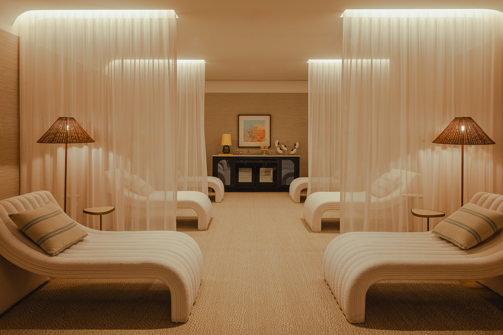 pre-treatment-lounge-at-guerlain-wellness-spa