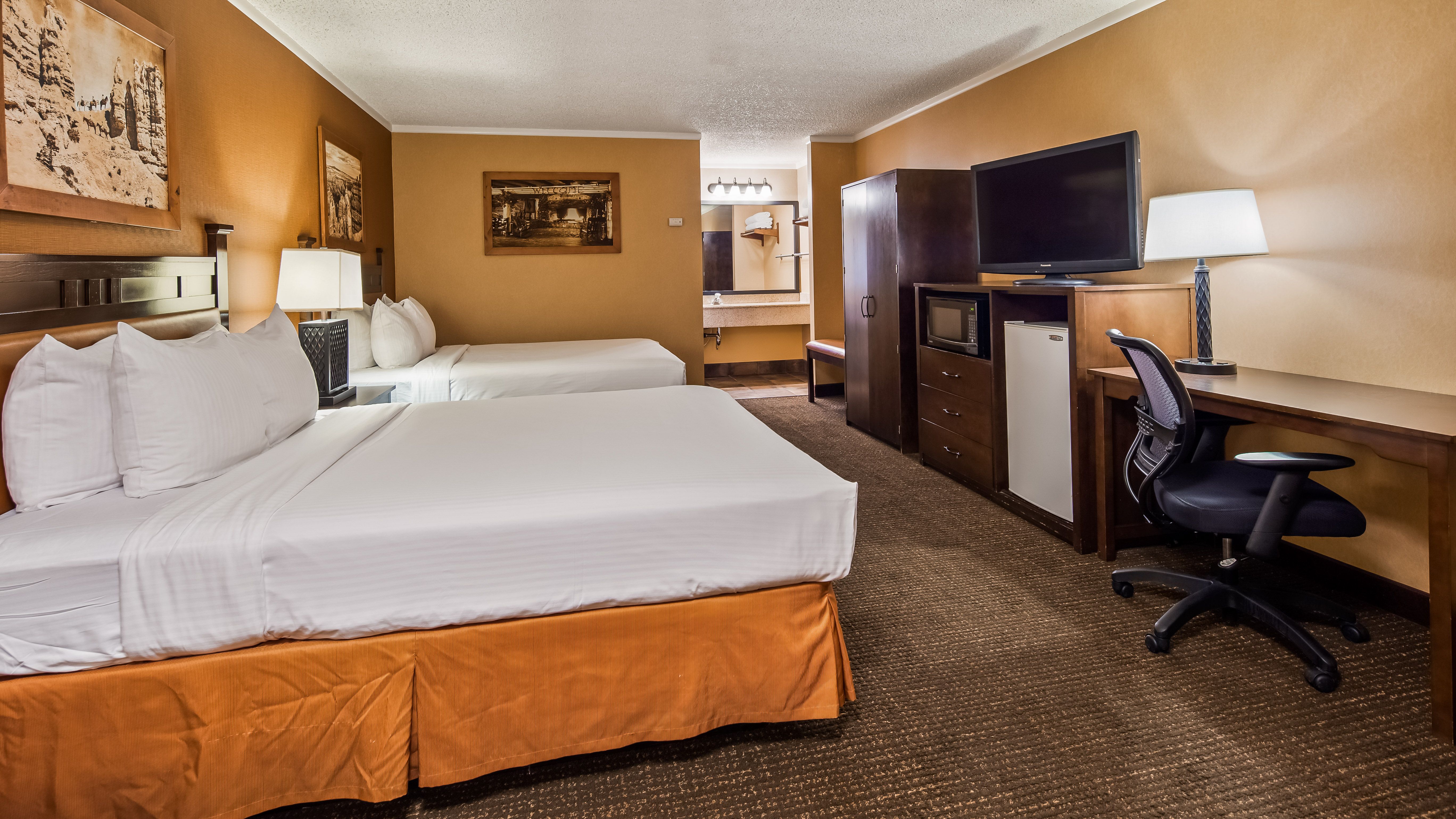 rubys-inn-hotel-room