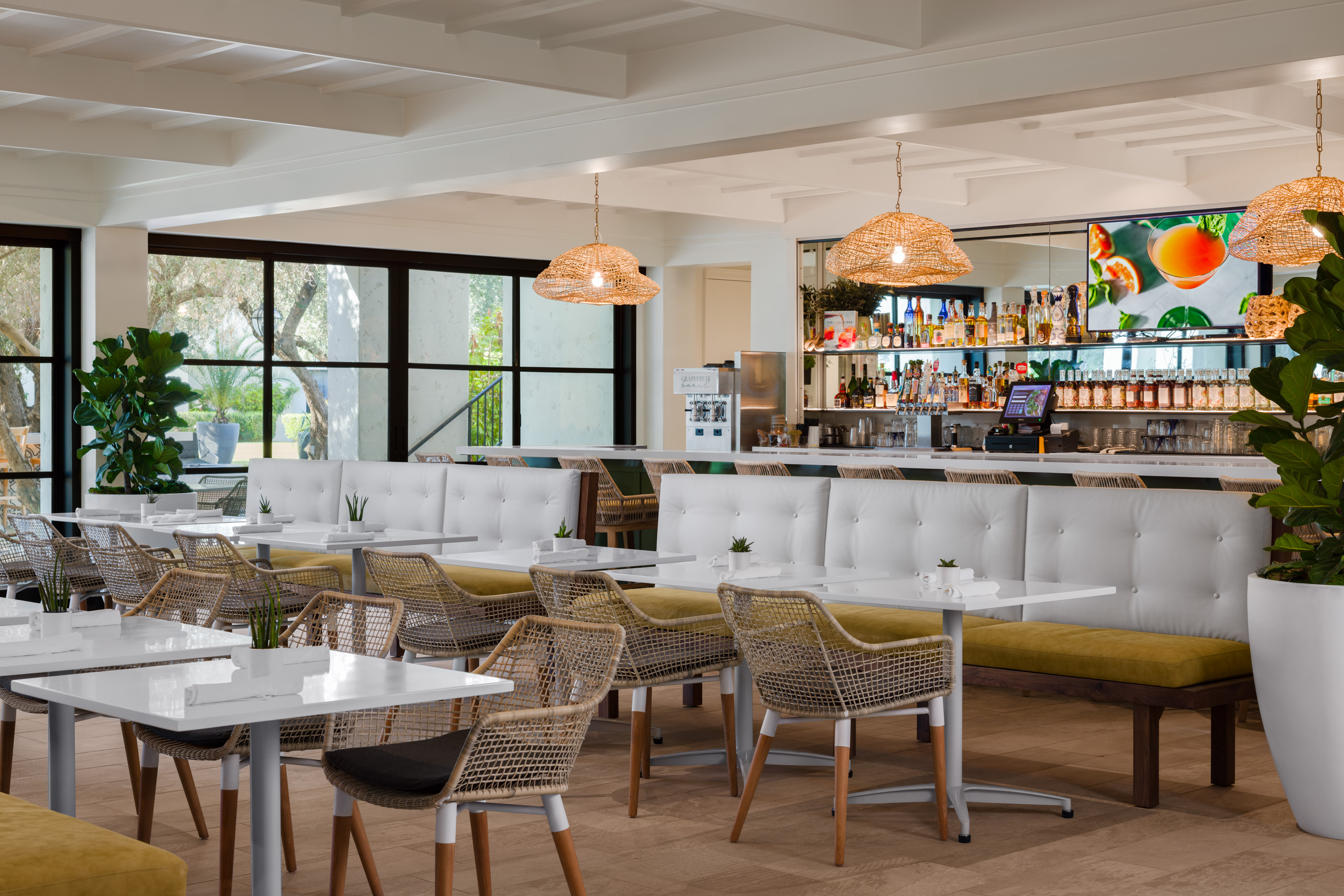 tommy-bahama-miramonte-resort-spa-bar