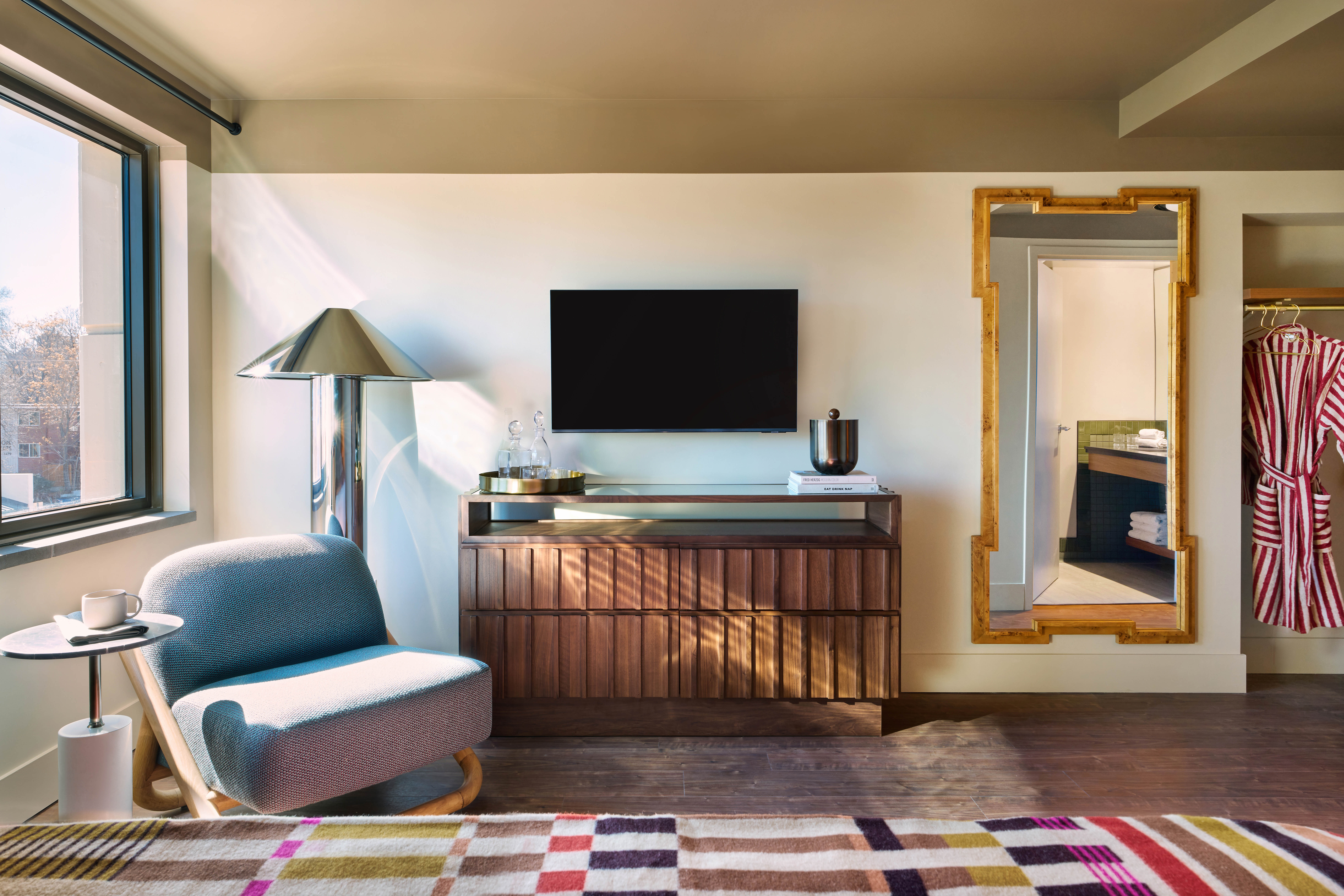 all-inn-hotel-guest-room