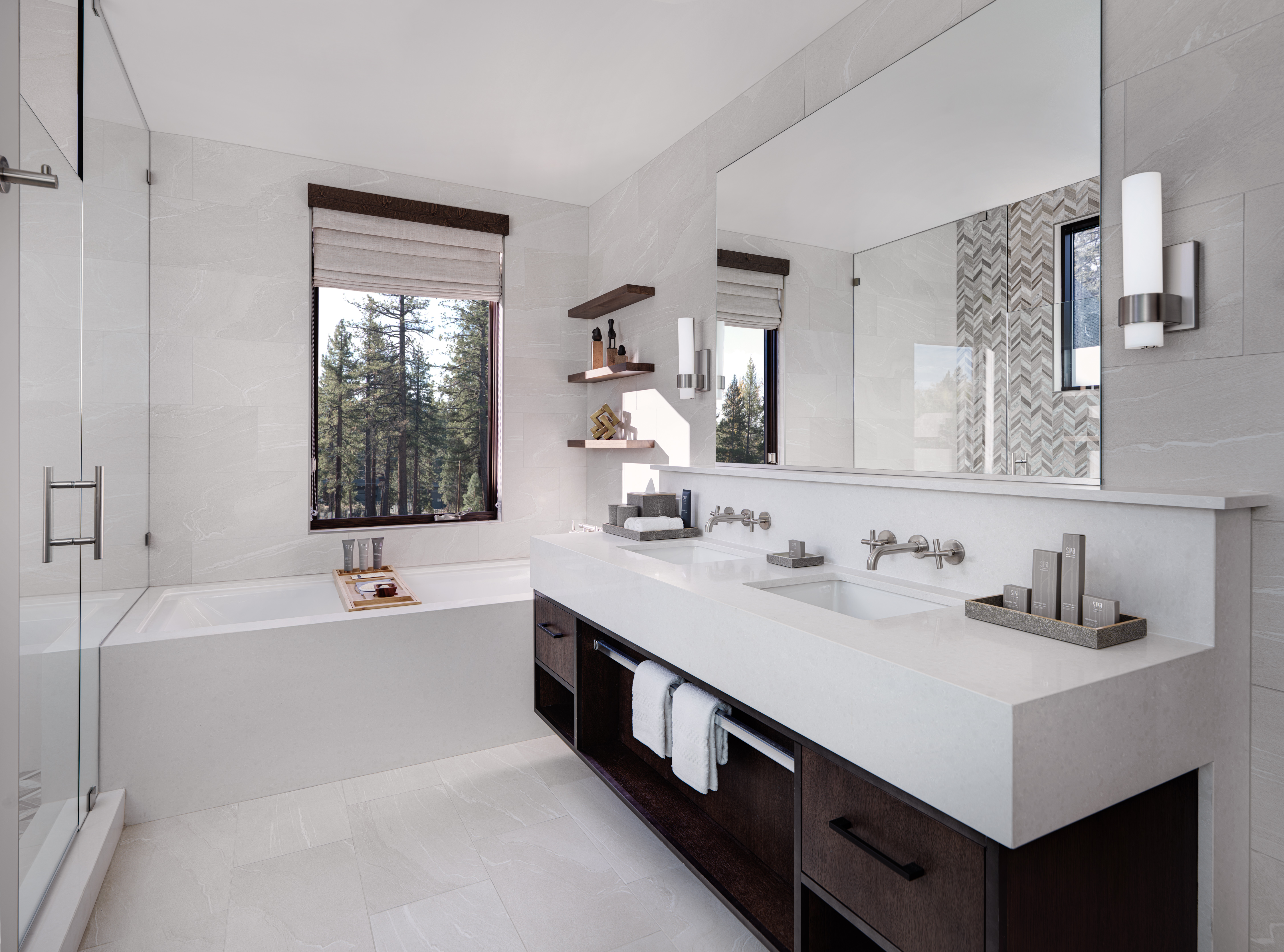 villa-suite-bathroom