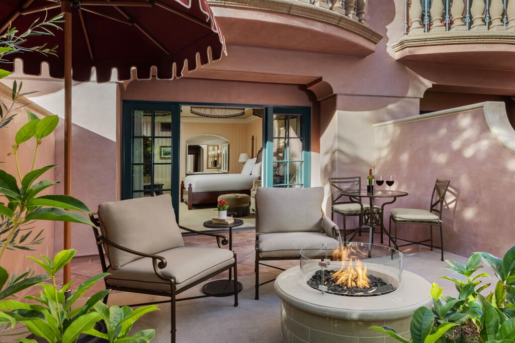 poolside-room