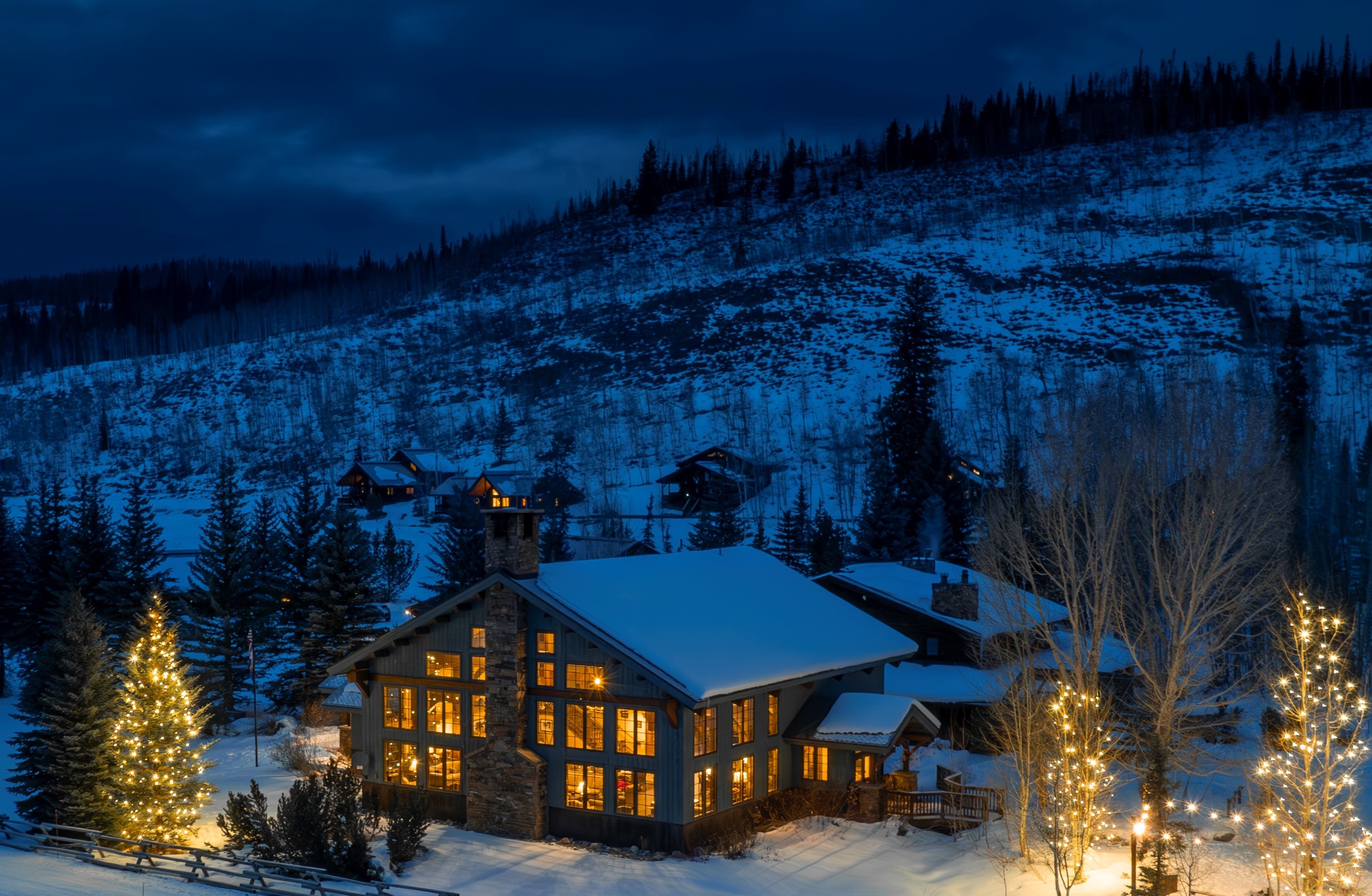 the-main-lodge-in-winter