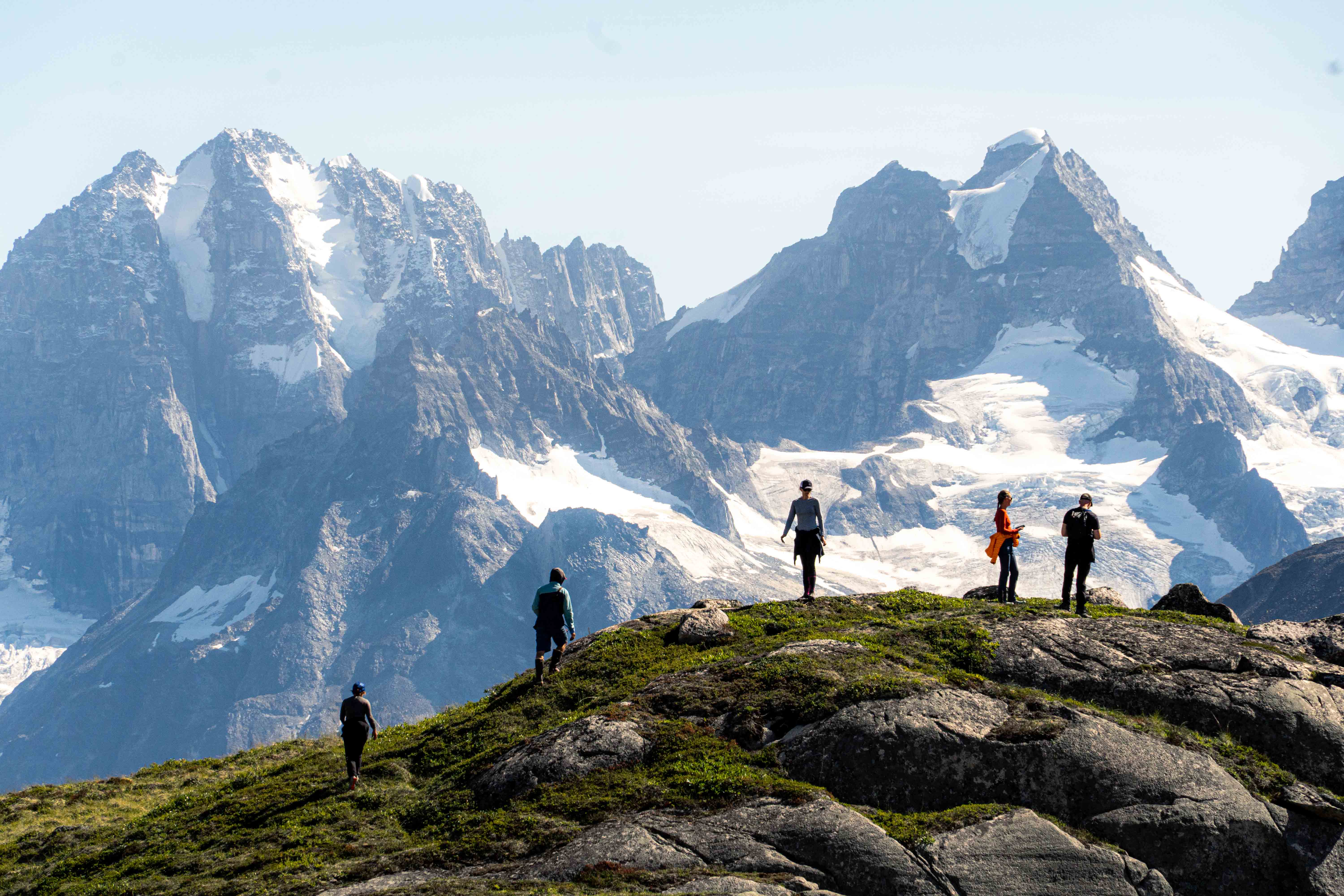 heli-hiking-among-glaciers-and-the-tordrillo-range