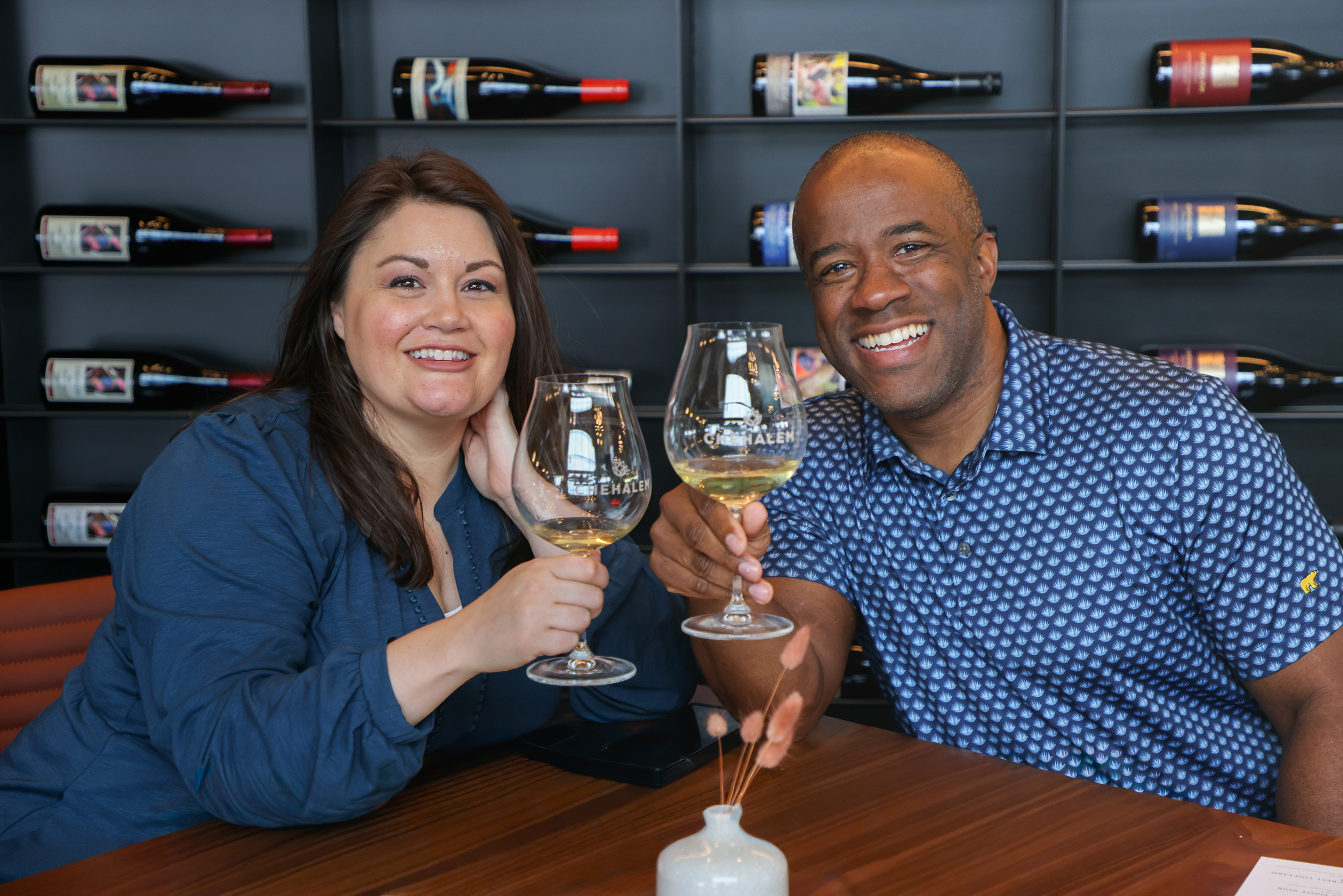 club-members-enjoying-a-tasting-at-chehalem-estate-tasting-room
