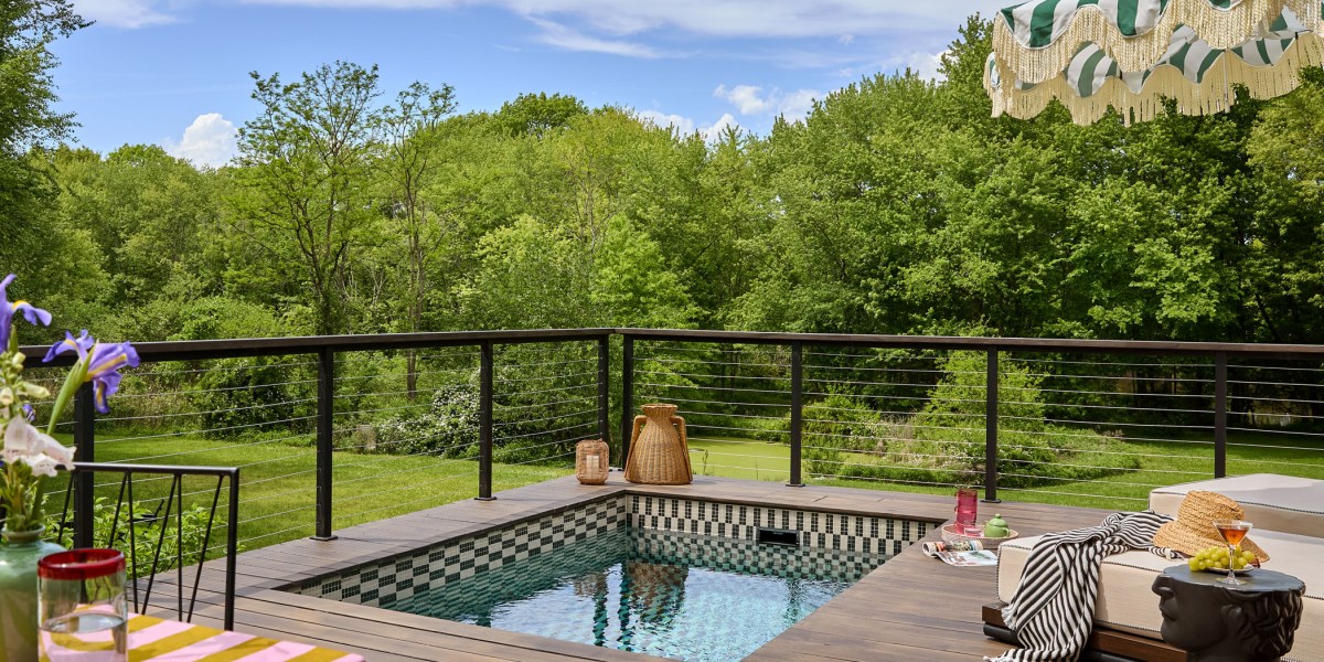 Meet the Cocktail Pool, a Small-but-Mighty Addition to Your Exterior