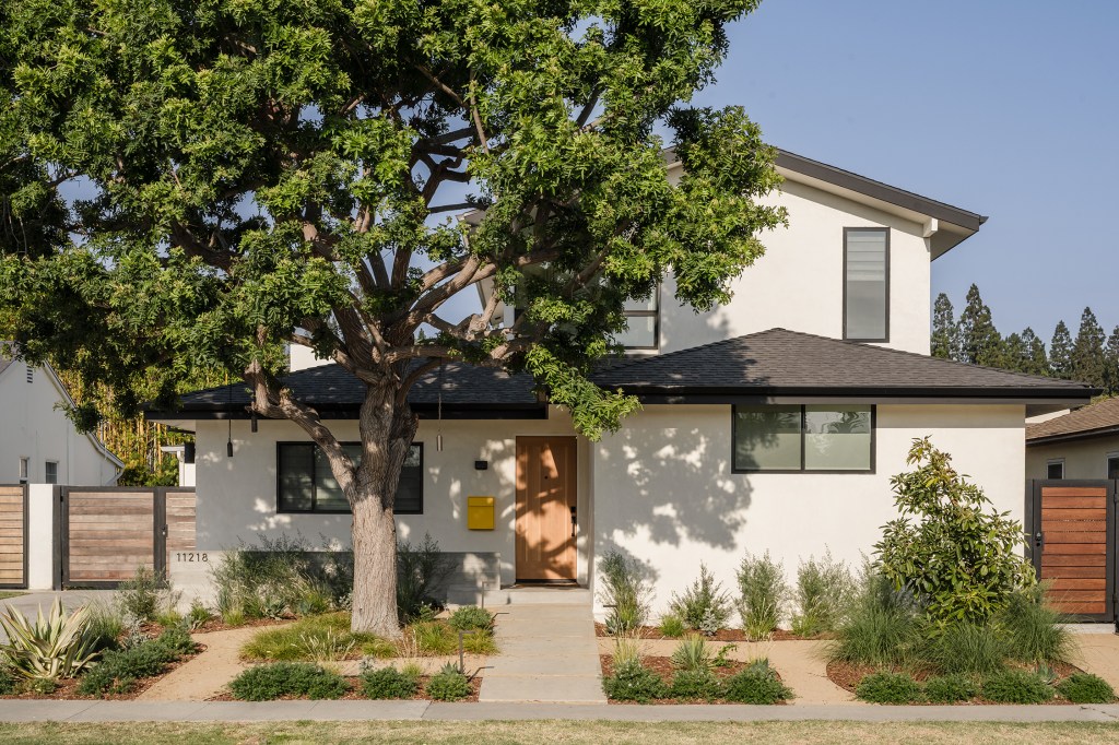 Exterior Culver City House by Juliet Chang