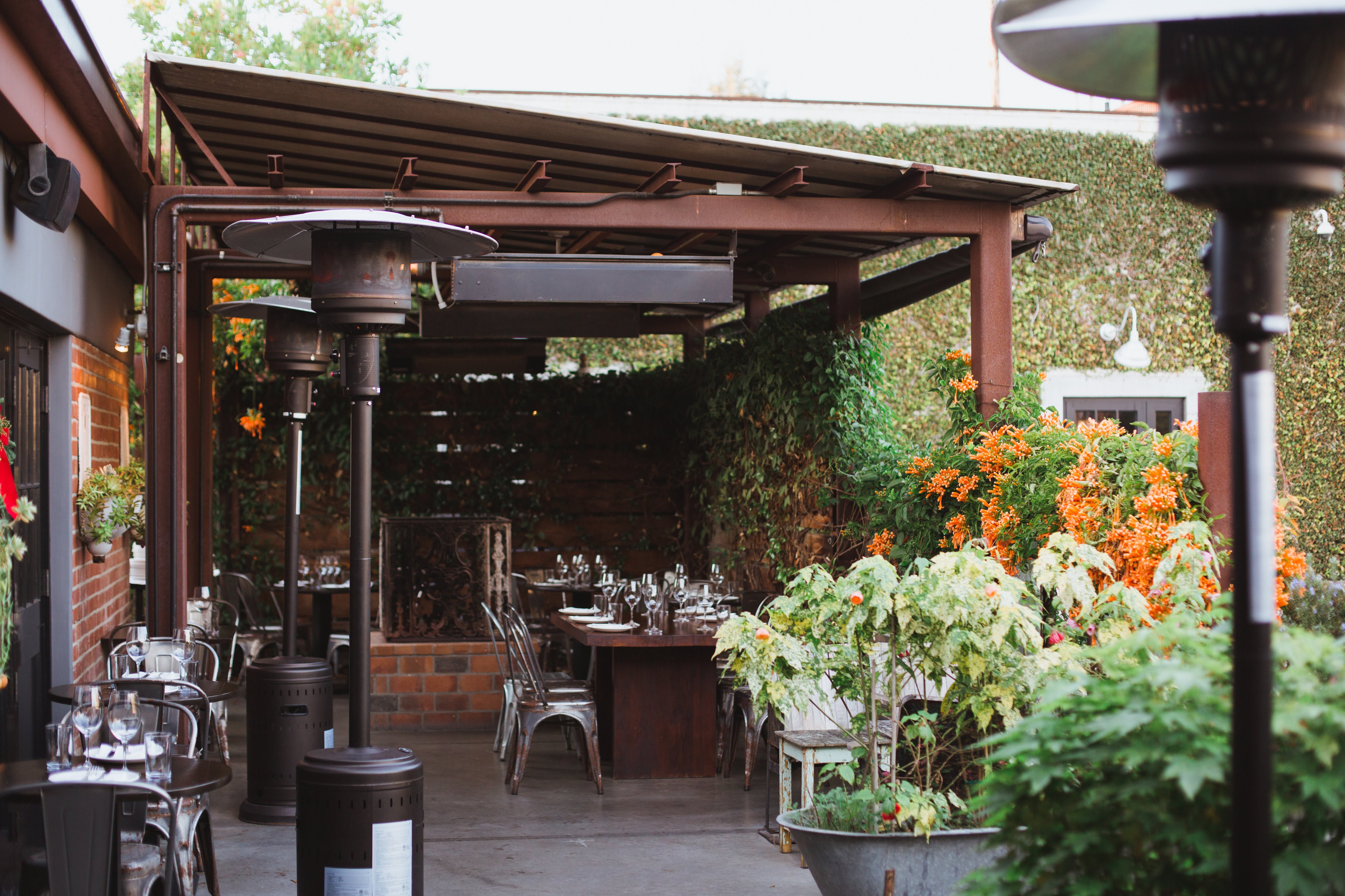the-lark-patio