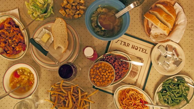 a-classic-meal-at-the-star-hotel