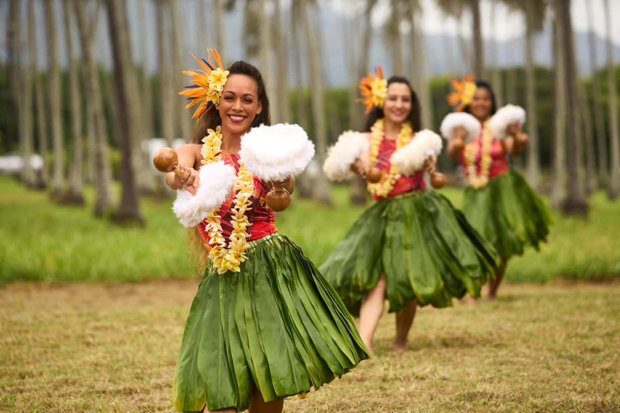 luau-ka-hikina-at-sheraton-kauai-coconut-beach-resort-led-by-leilani-rivera