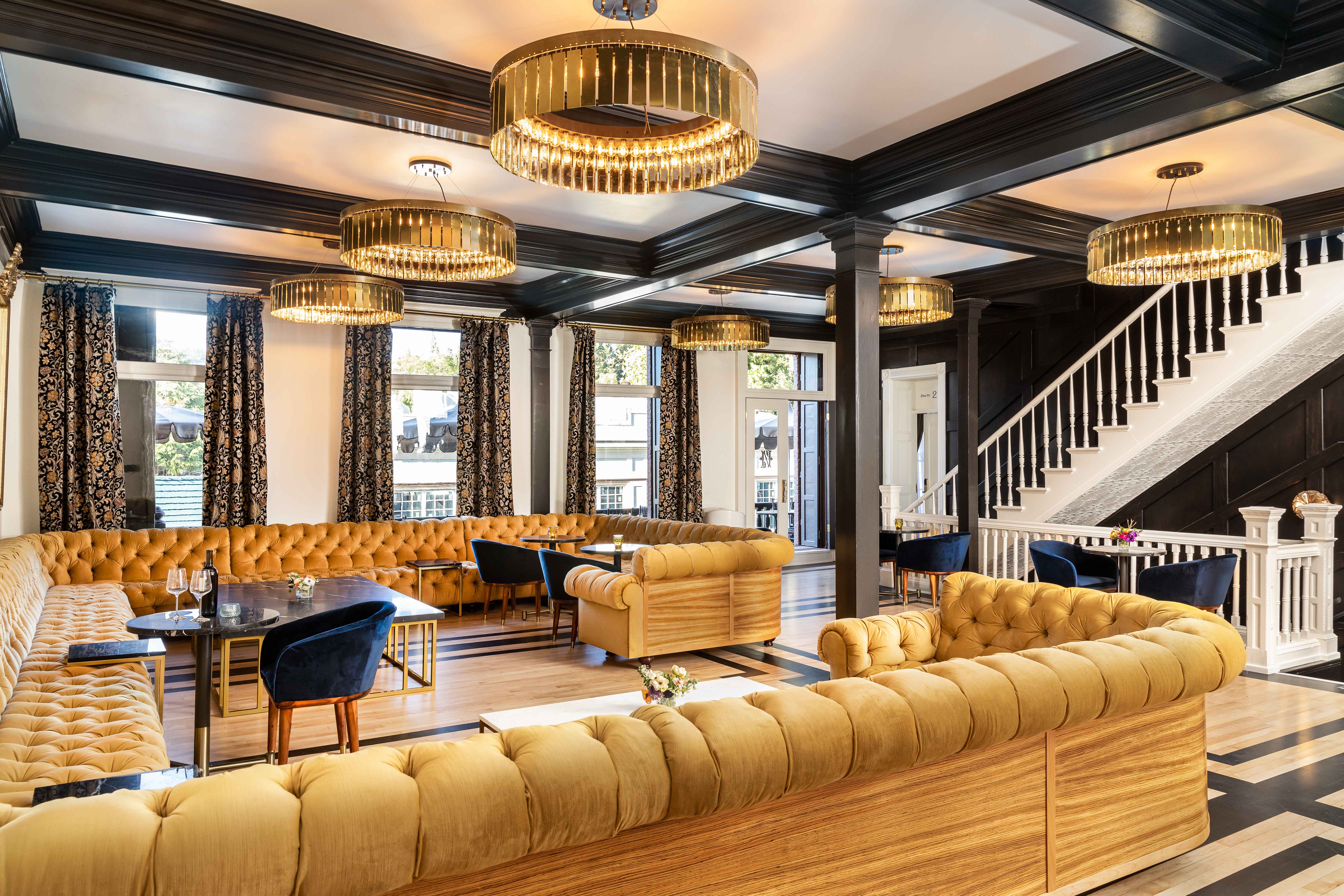 the-grand-lounge