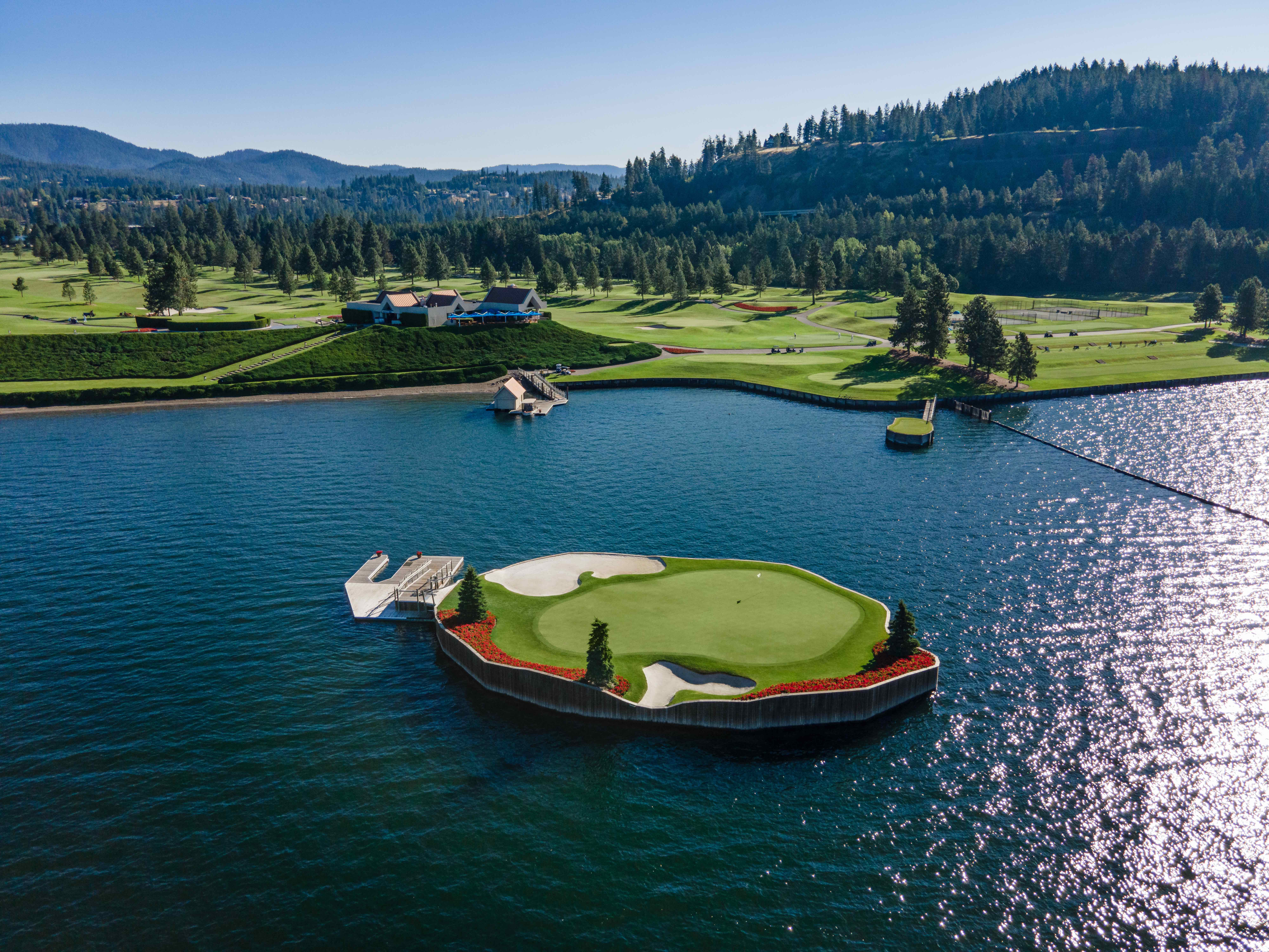 cda-resorts-floating-green
