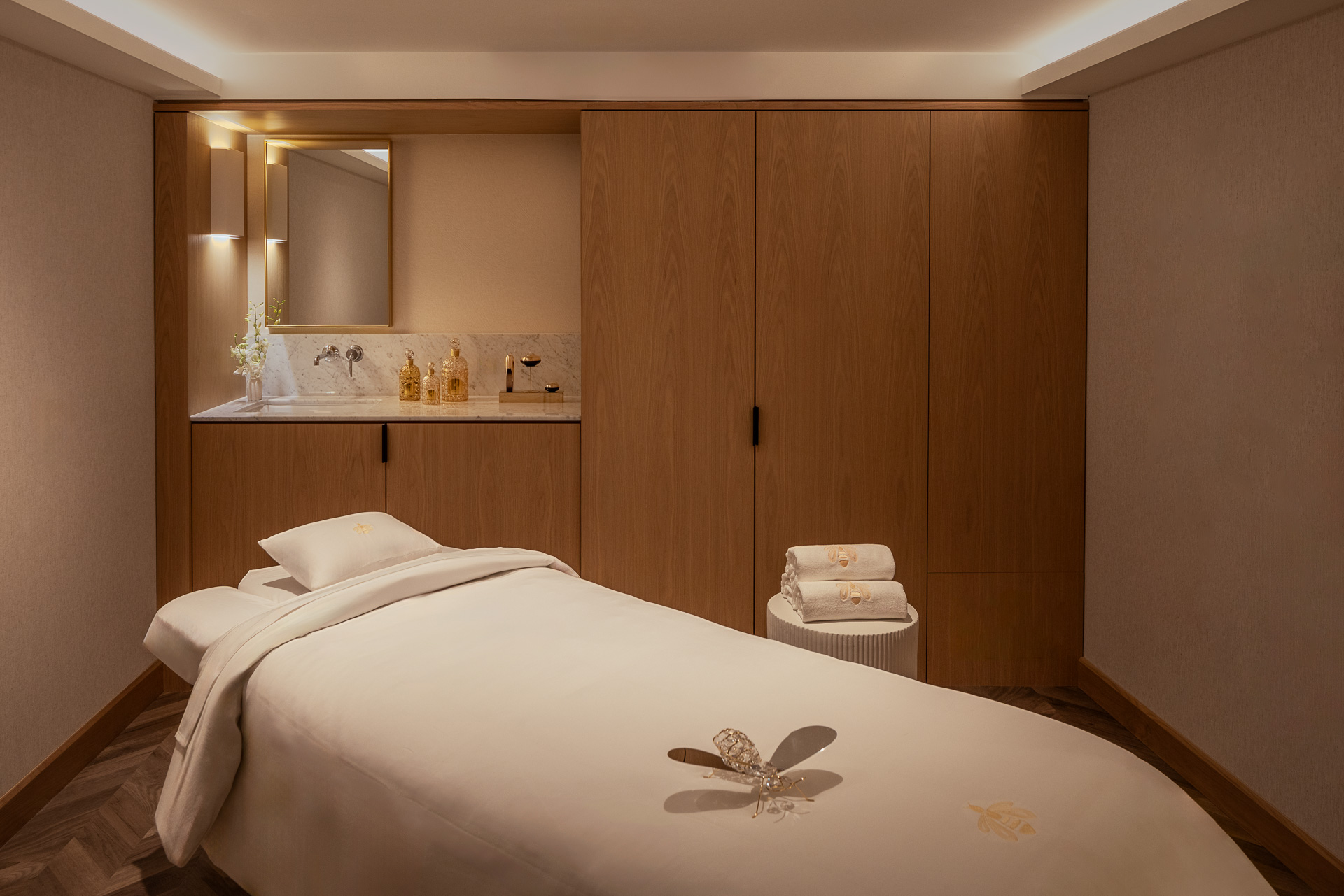 treatment-room-at-guerlain-wellness-spa