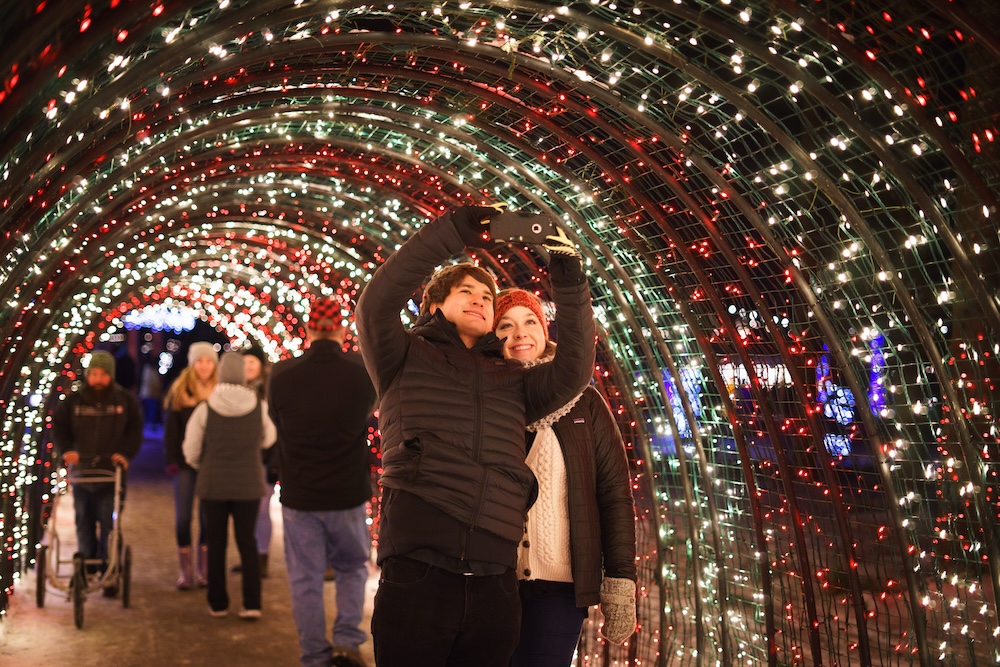 silverton-christmas-market-candy-cane-tunnel