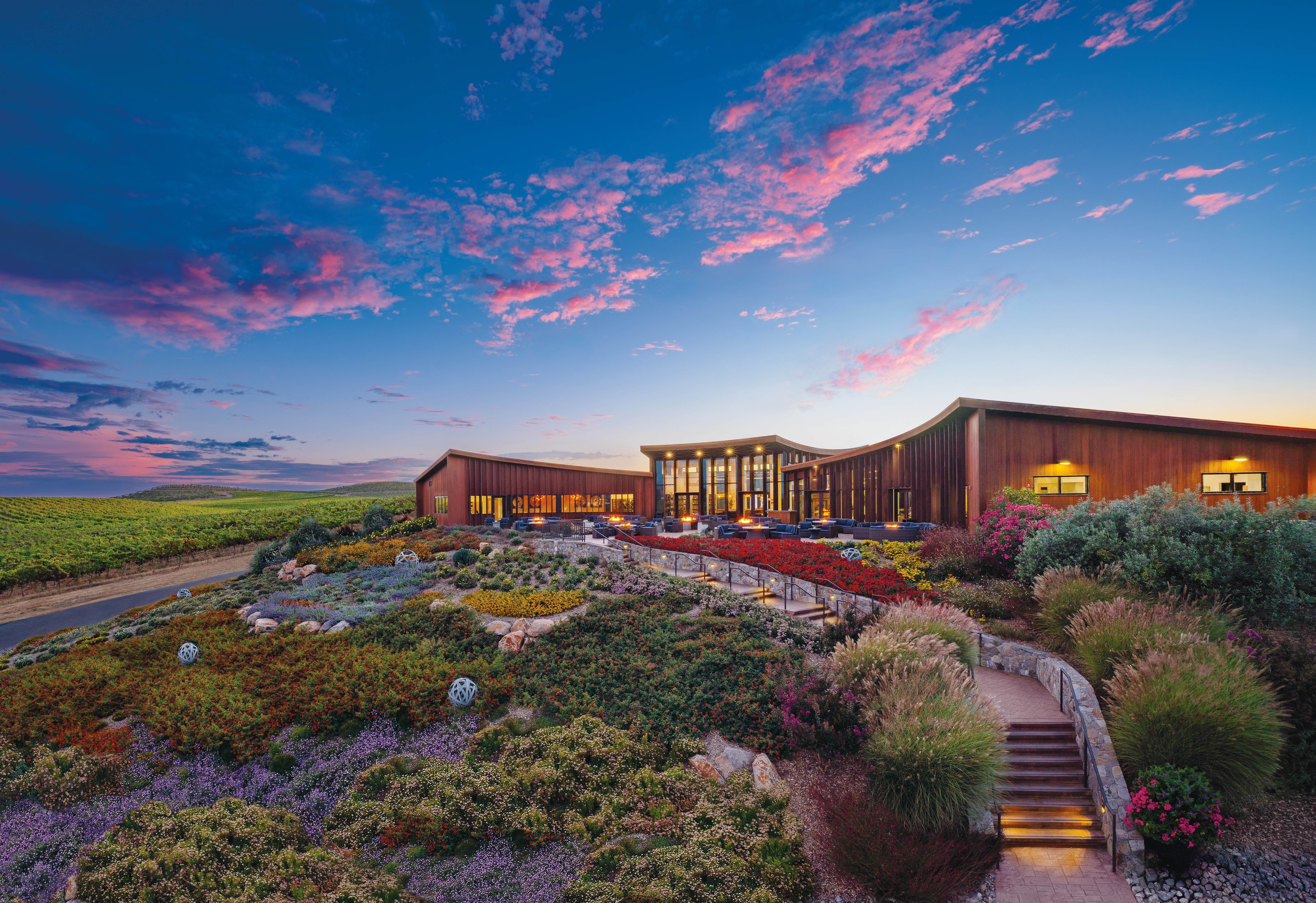 bouchaine-vineyards-hospitality-centercour