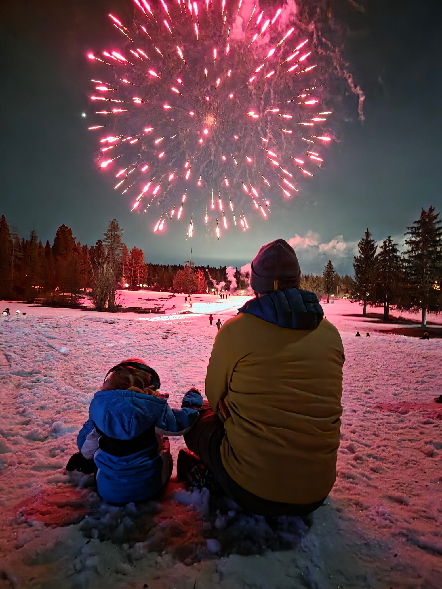 north-lake-tahoe-snowfest-family-fireworks