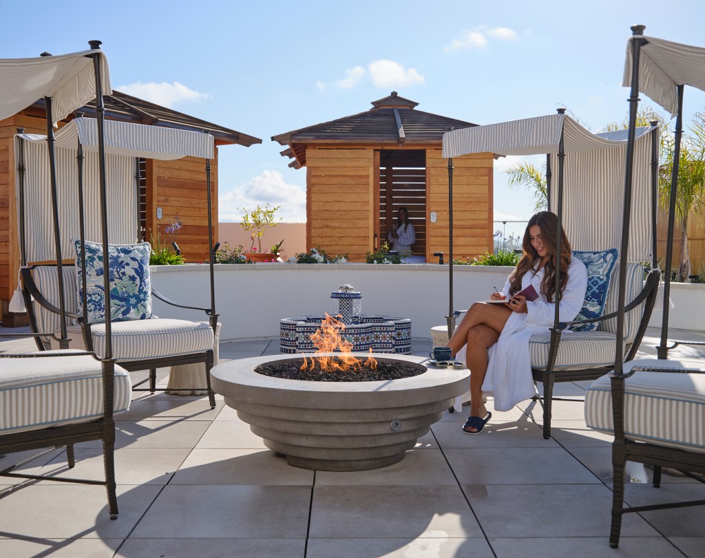 La Bahia Santa Cruz Spa Courtyard