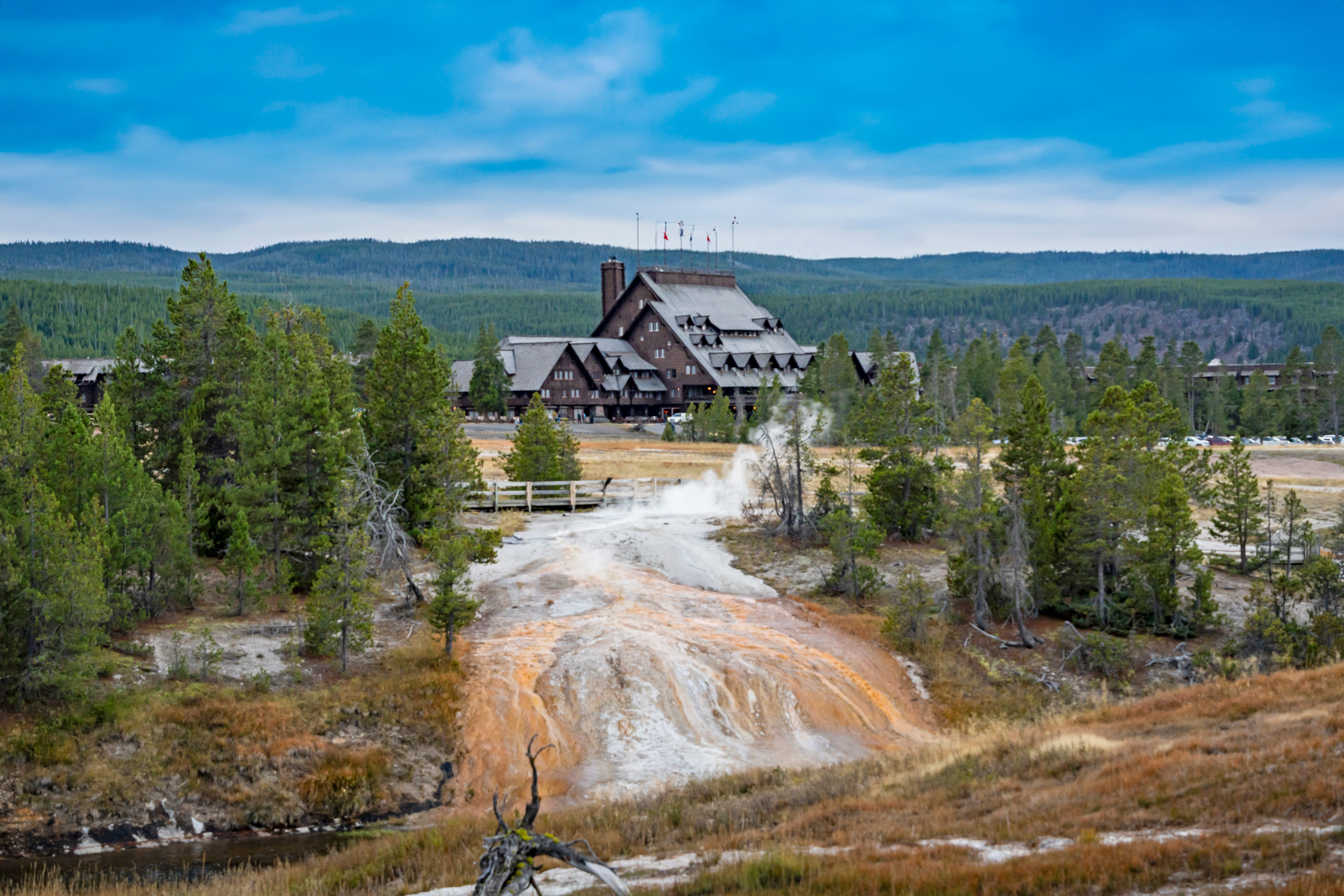 old-faithful-inn