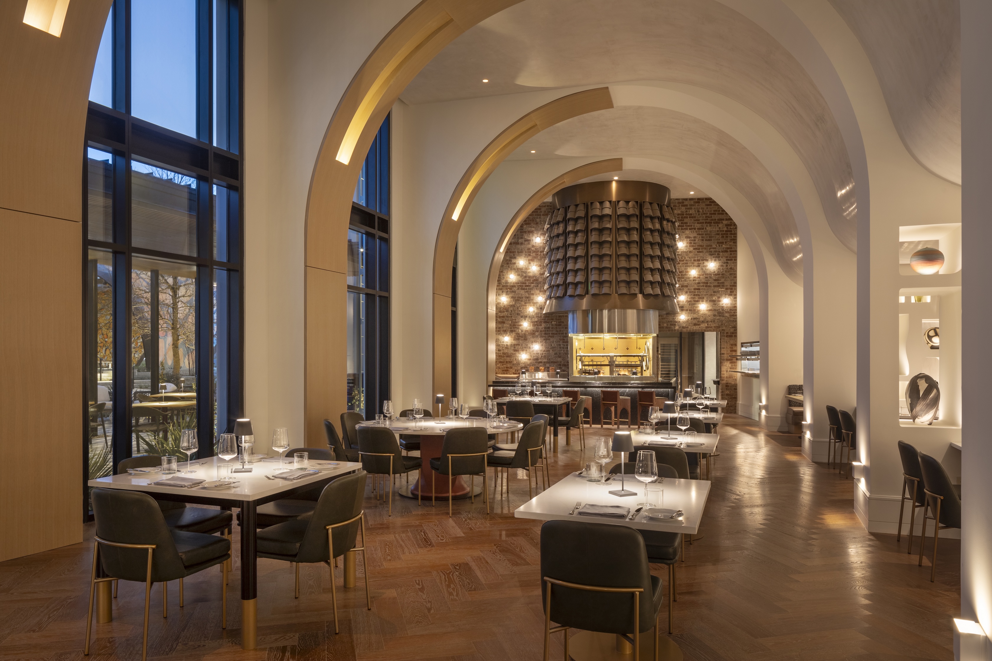 the-monarch-san-antonios-signature-restaurant-oak-and-amber