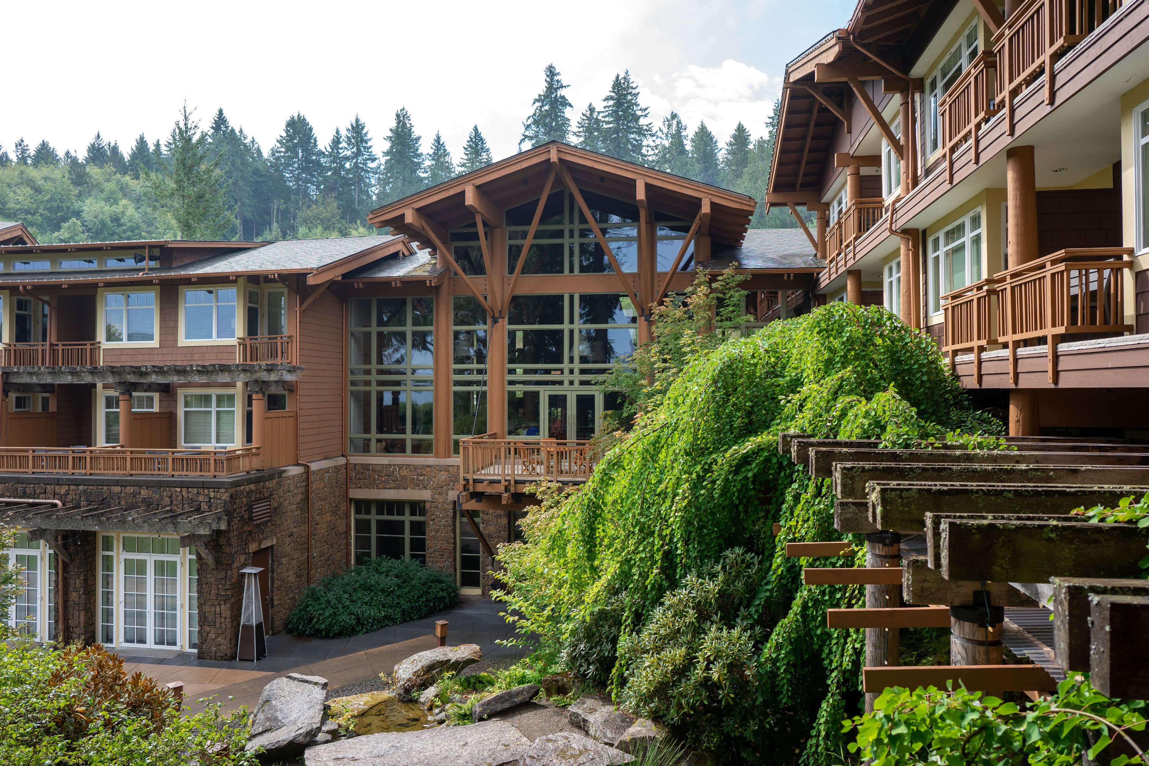 alderbrook-courtyard