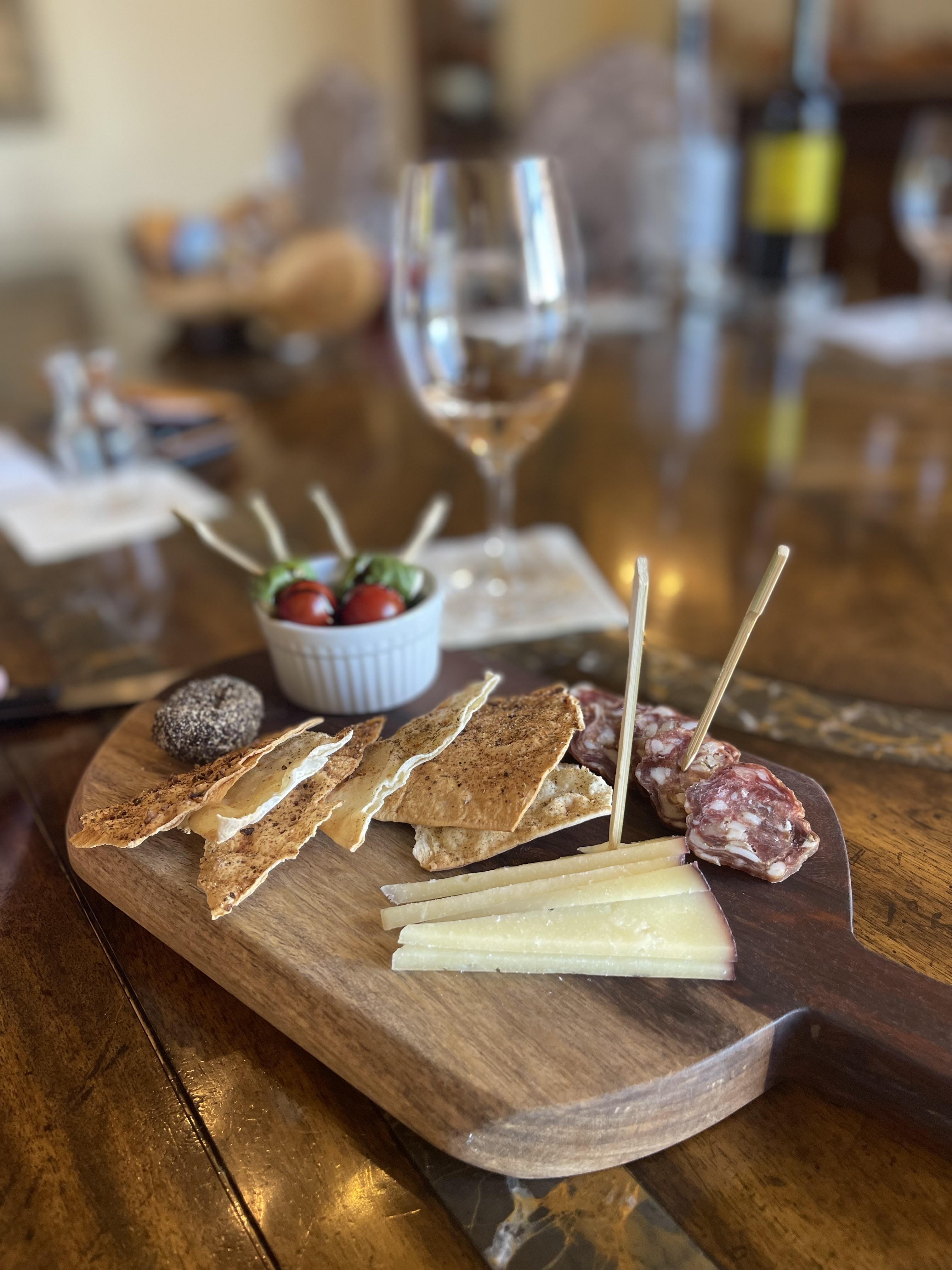 complimentary-charcuterie-and-cheese-board-at-wine-hour
