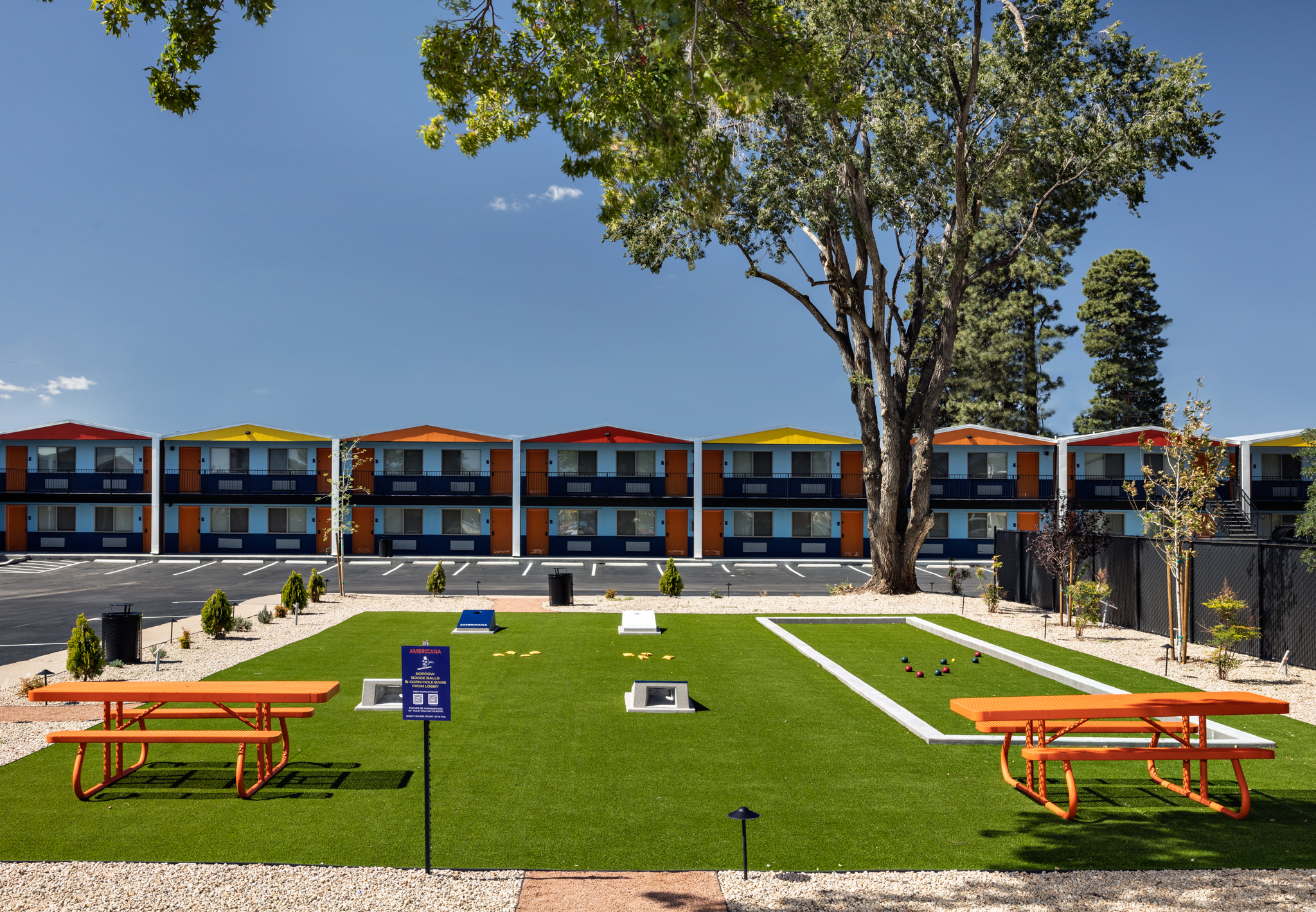 backyard-games-at-americana-motor-hotel-in-flagstaff-arizona