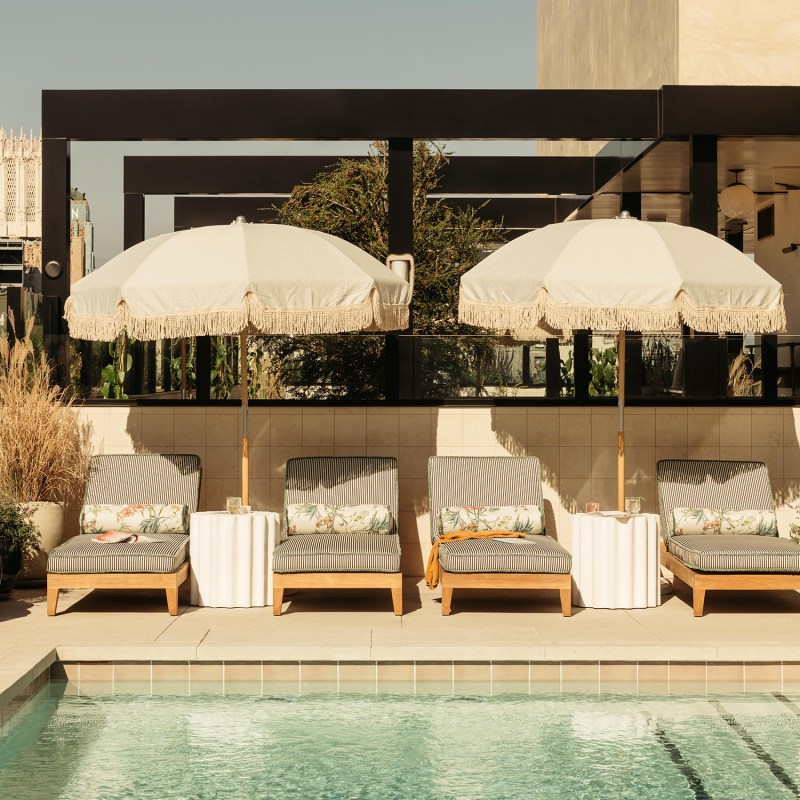 5 Outdoor Decorating Tricks You Can Score from Your Favorite Hotels