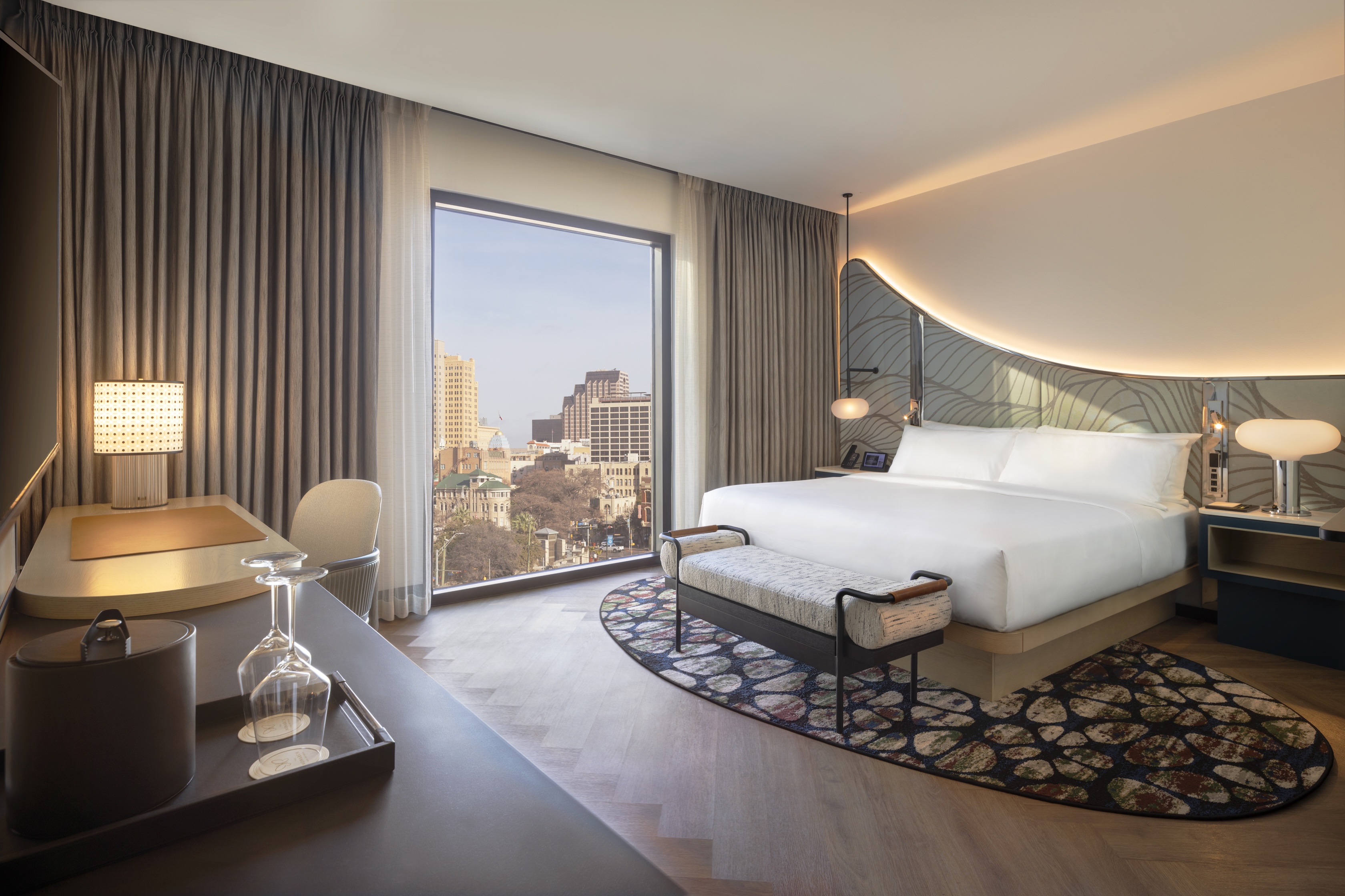 the-monarch-san-antonio-king-suite-bedroom