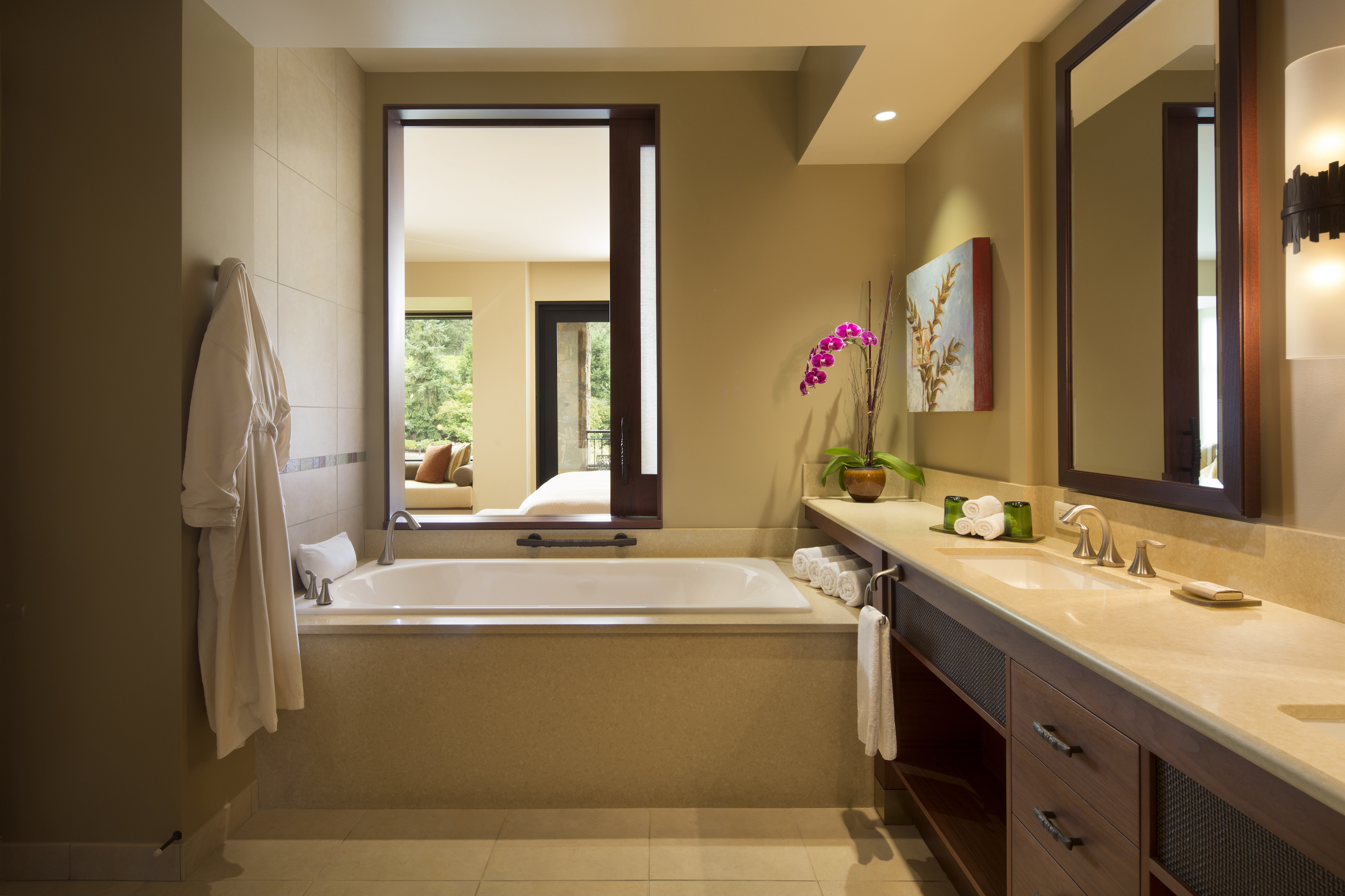 guest-room-soaking-tub