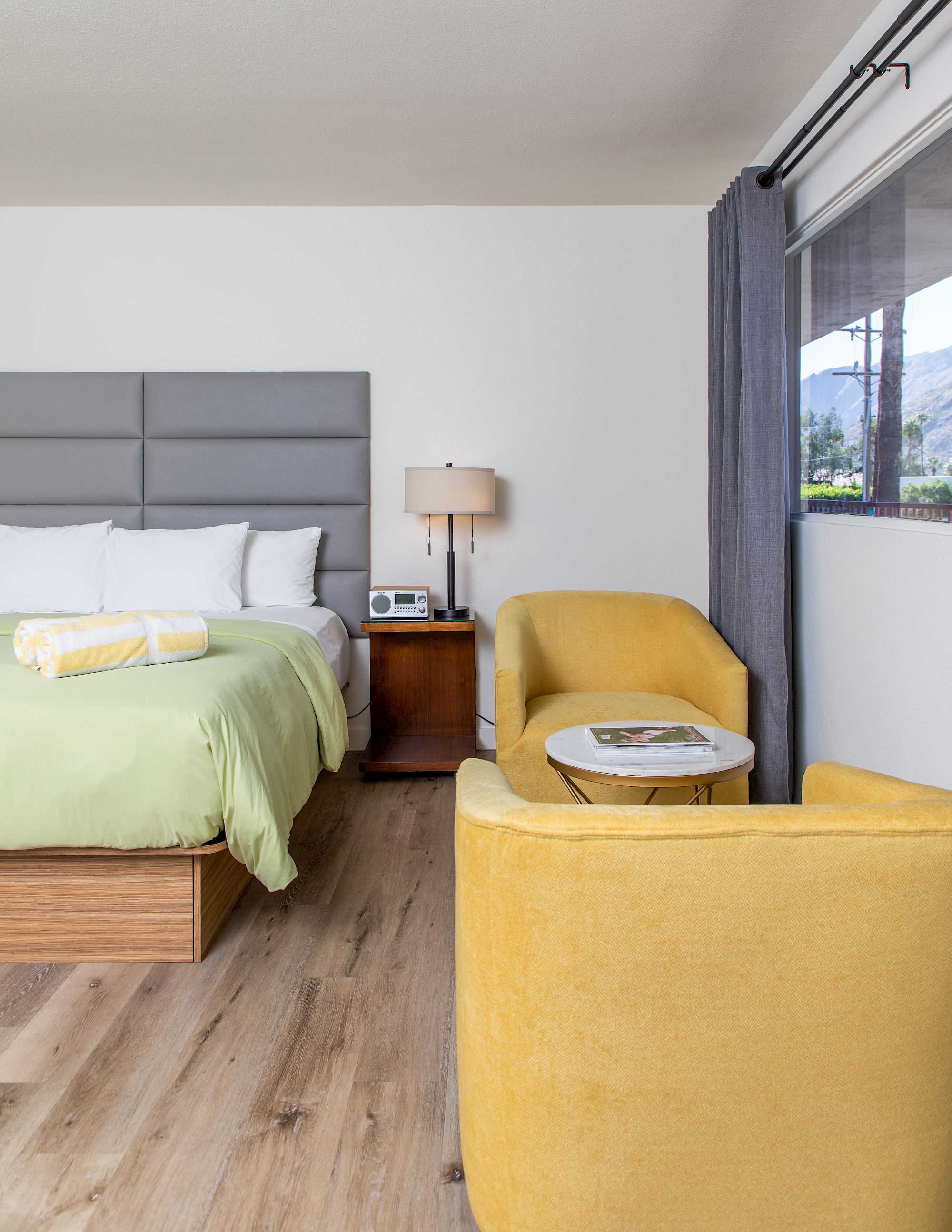 deluxe-king-room