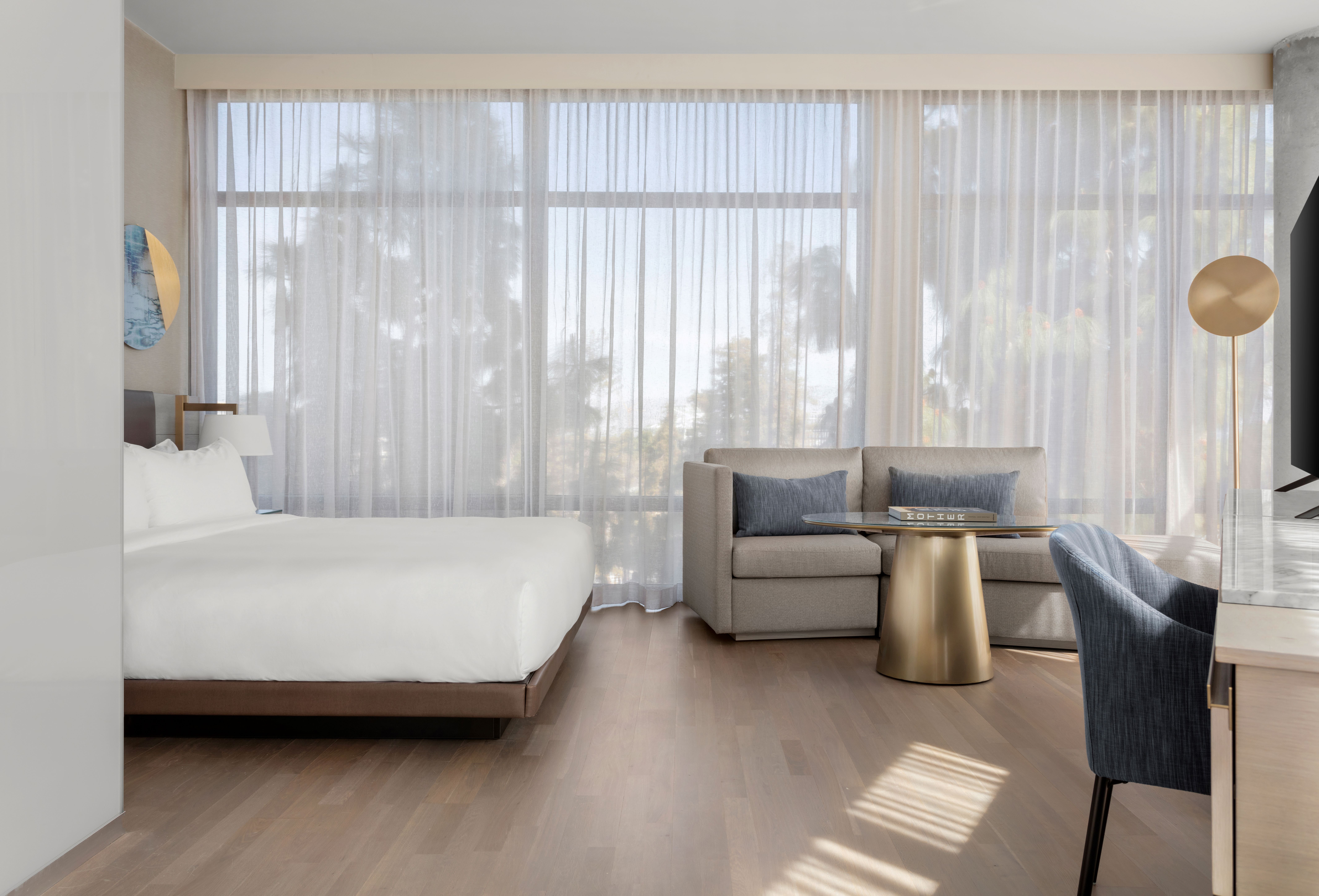 tetra-corner-king-room