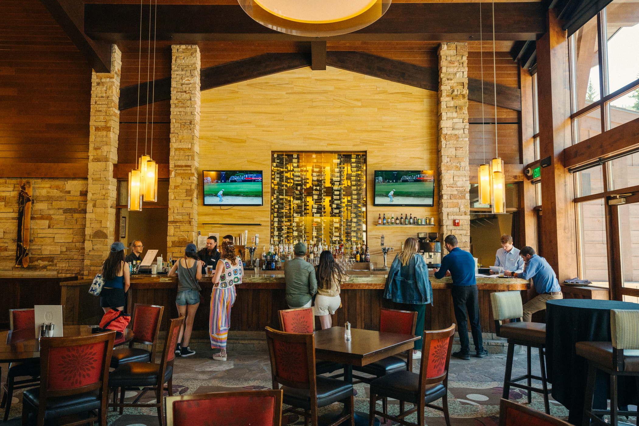bar-service-at-the-10th
