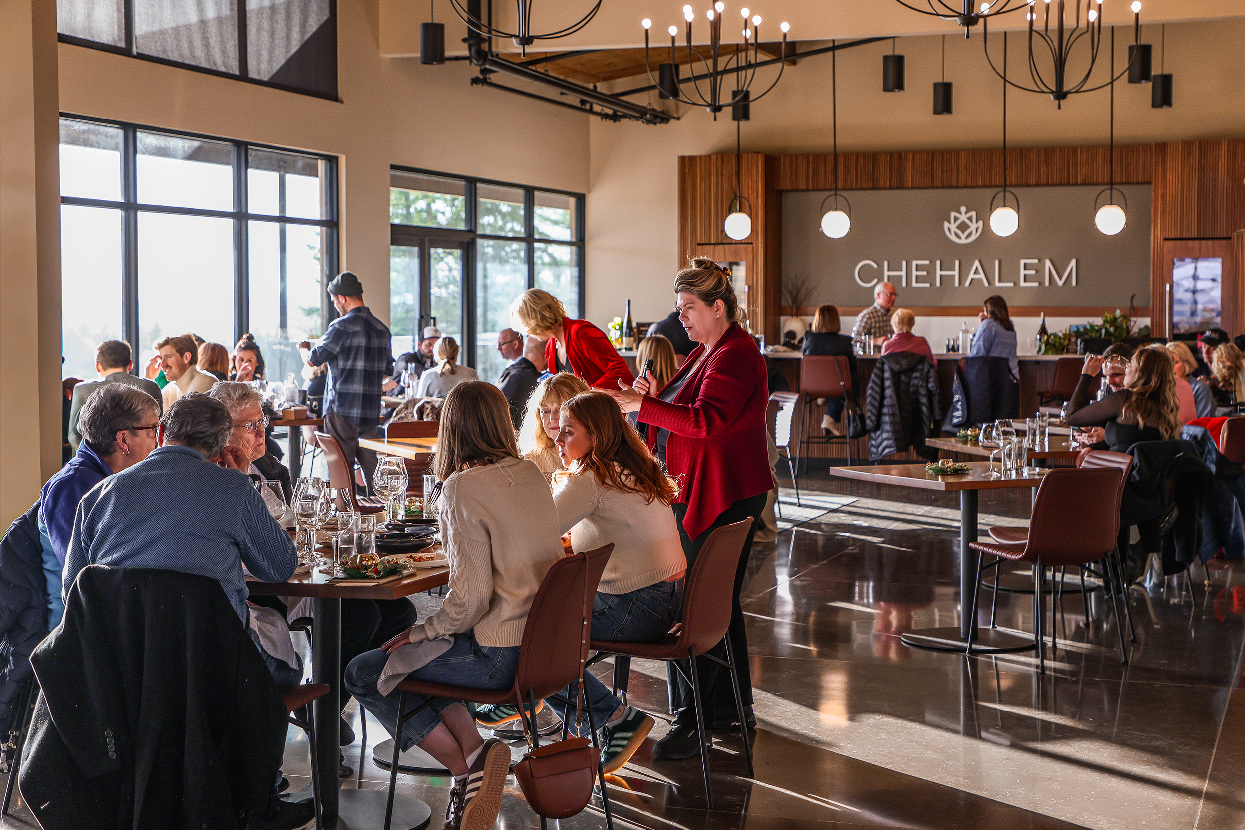 a-full-room-inside-the-chehalem-estate-tasting-room
