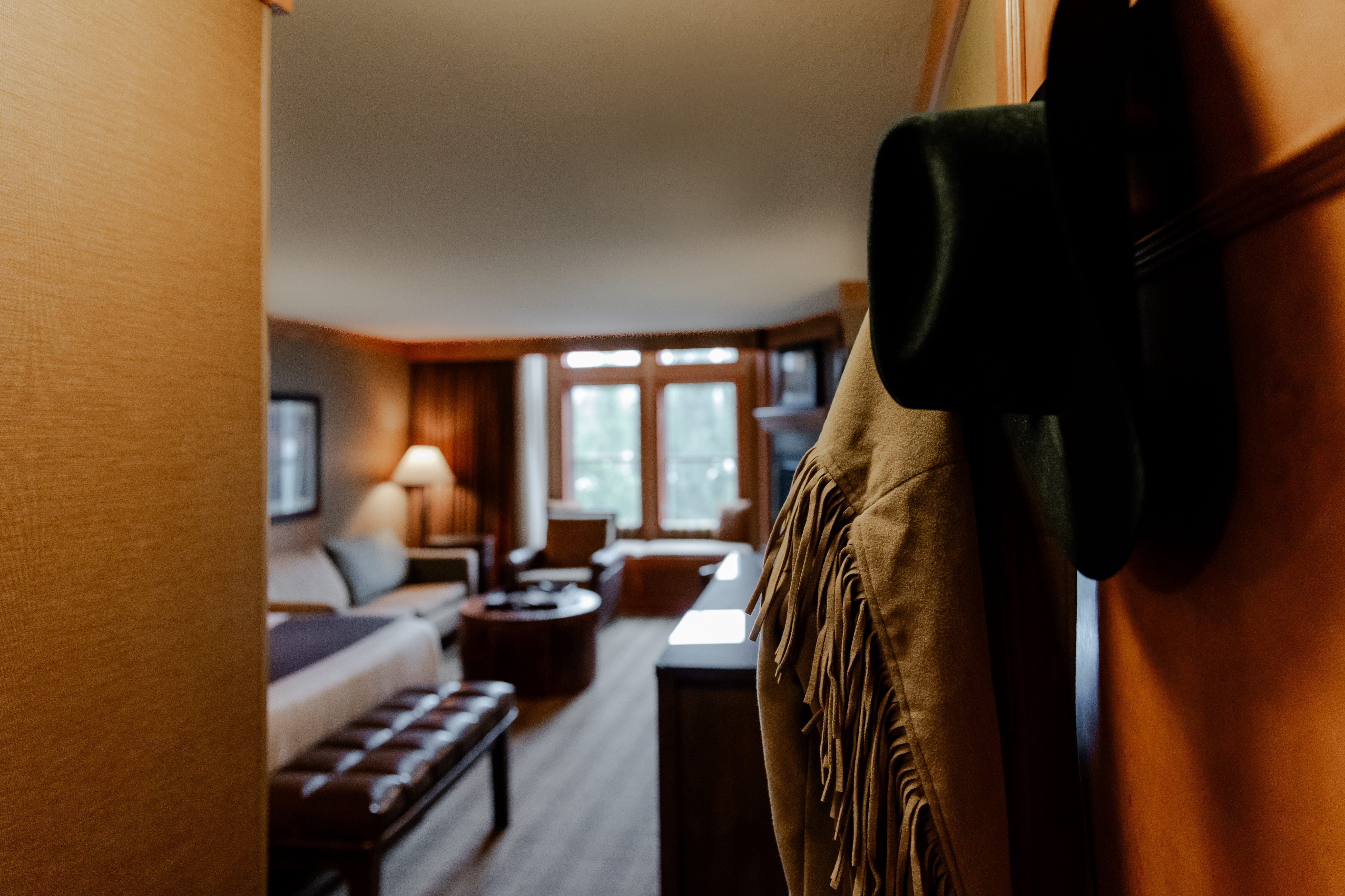 wyoming-inn-premium-king-guest-room