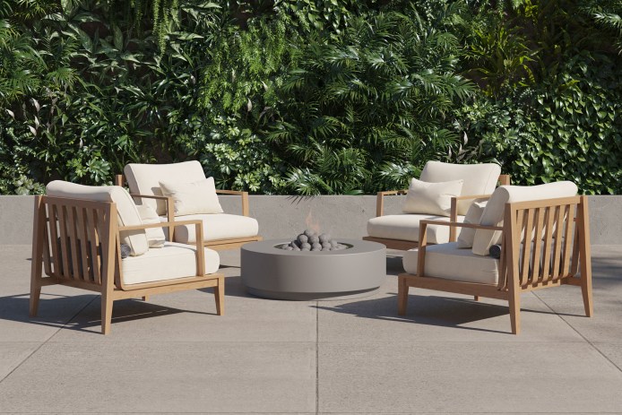 Outer Firepit Lifestyle
