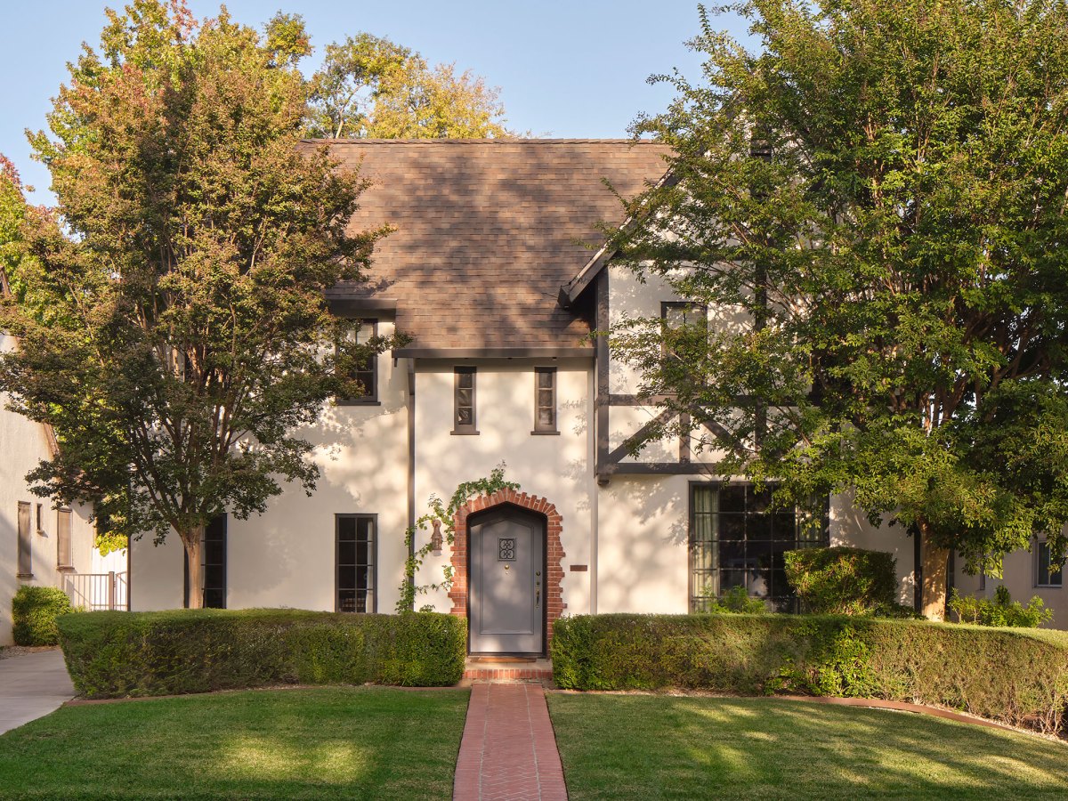 A 100-Year-Old Tudor House Gets a Much-Needed Update But Doesn’t Lose Its Character