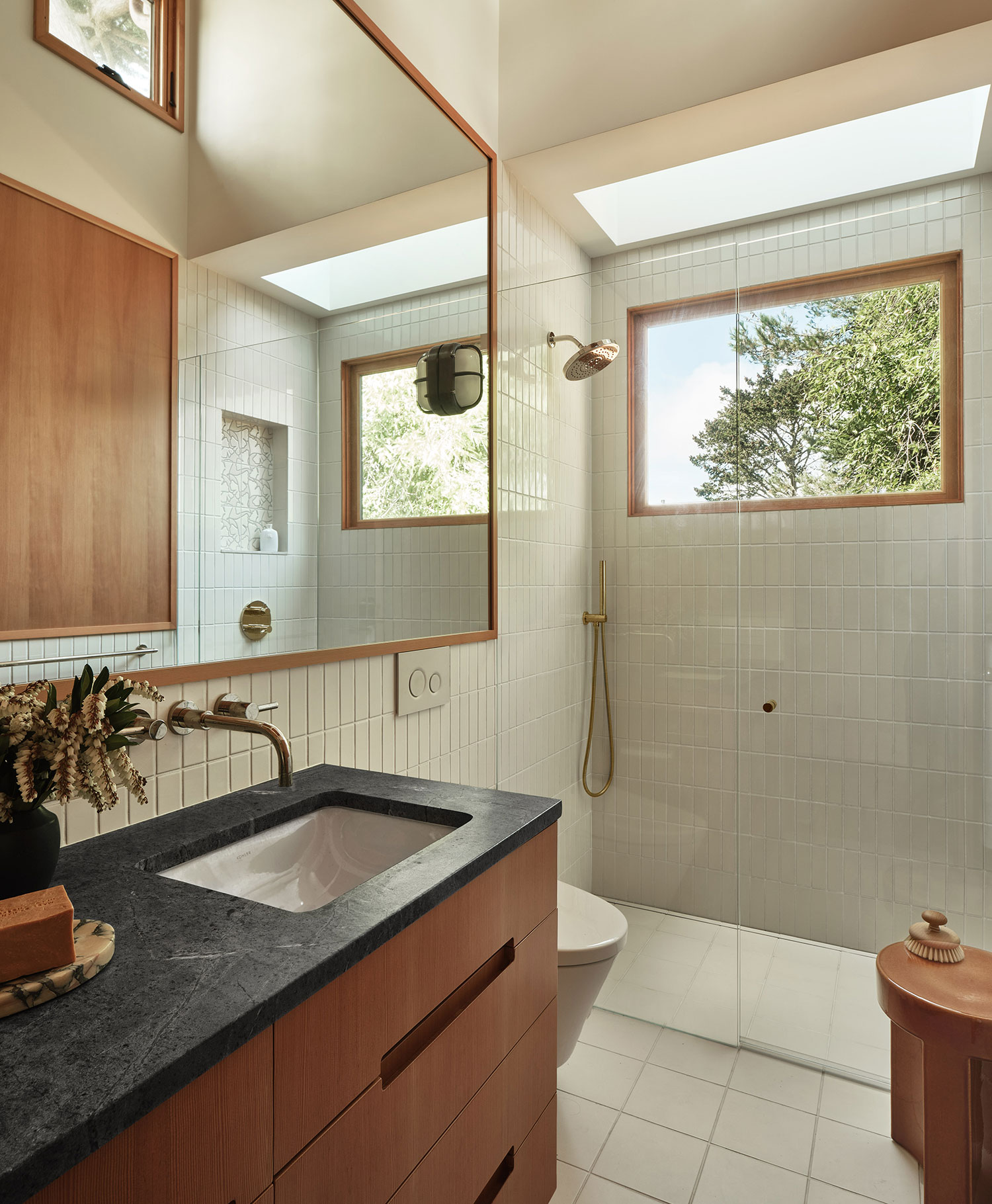 Bathroom SF ADU by ES LO Design