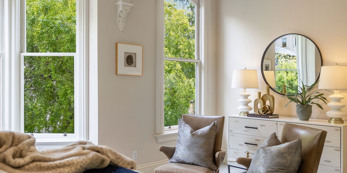 5 Decorating Mistakes Professional Home Stagers Are Begging You to Avoid 
